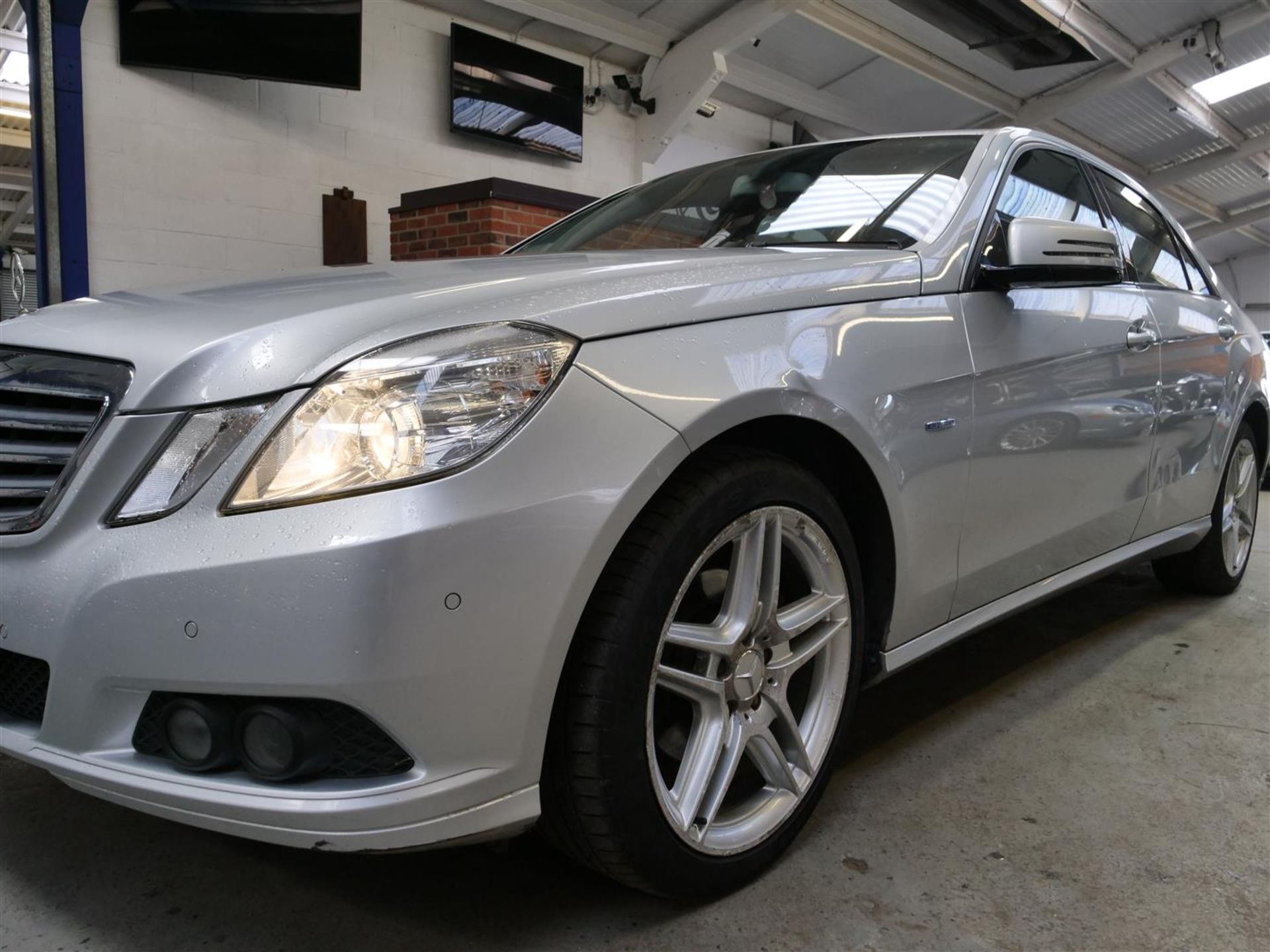 10 10 Mercedes E200 Blue SE CDI - Image 33 of 41