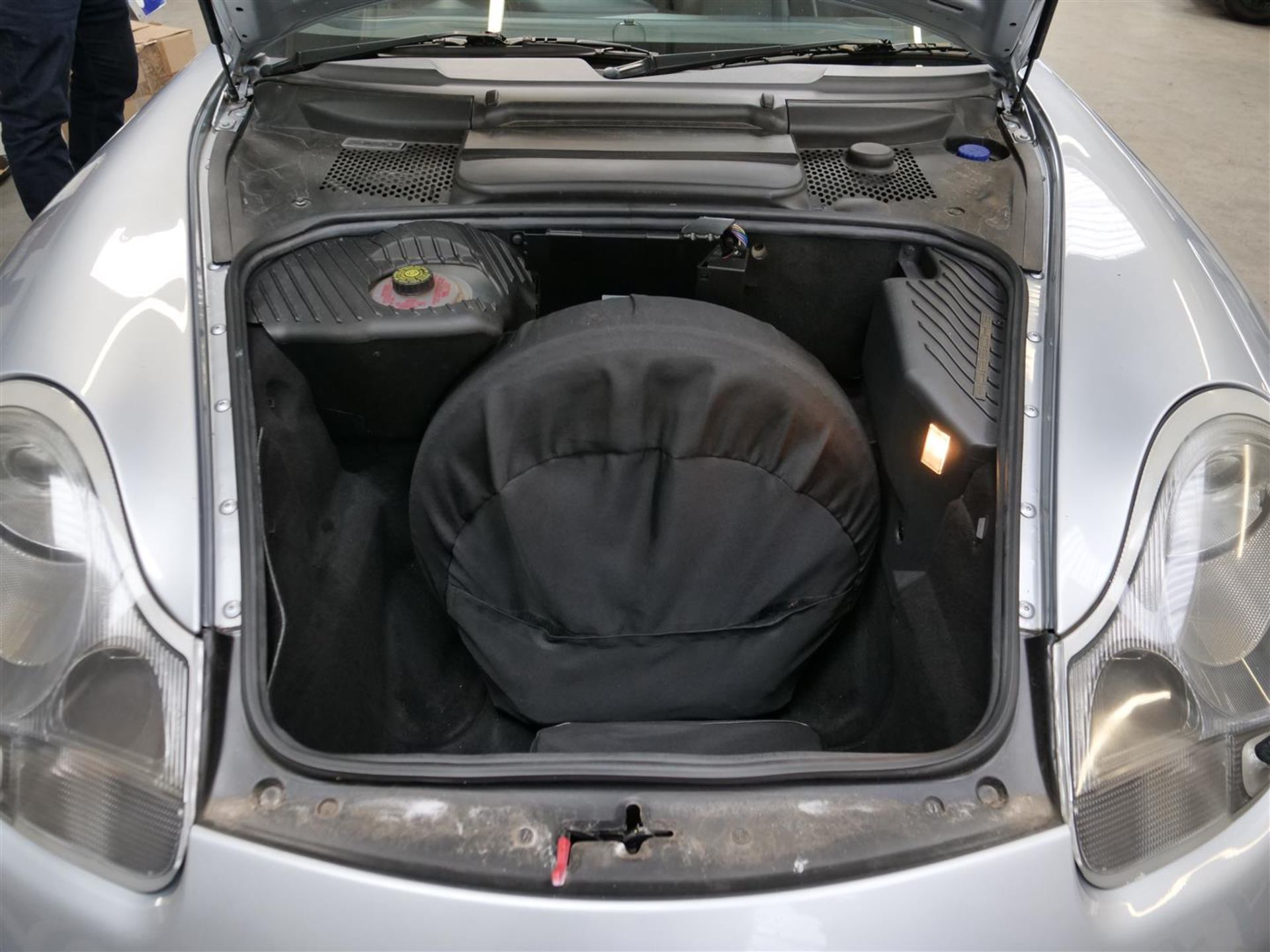 04 04 Porsche Boxster S Tiptronic S - Image 12 of 32