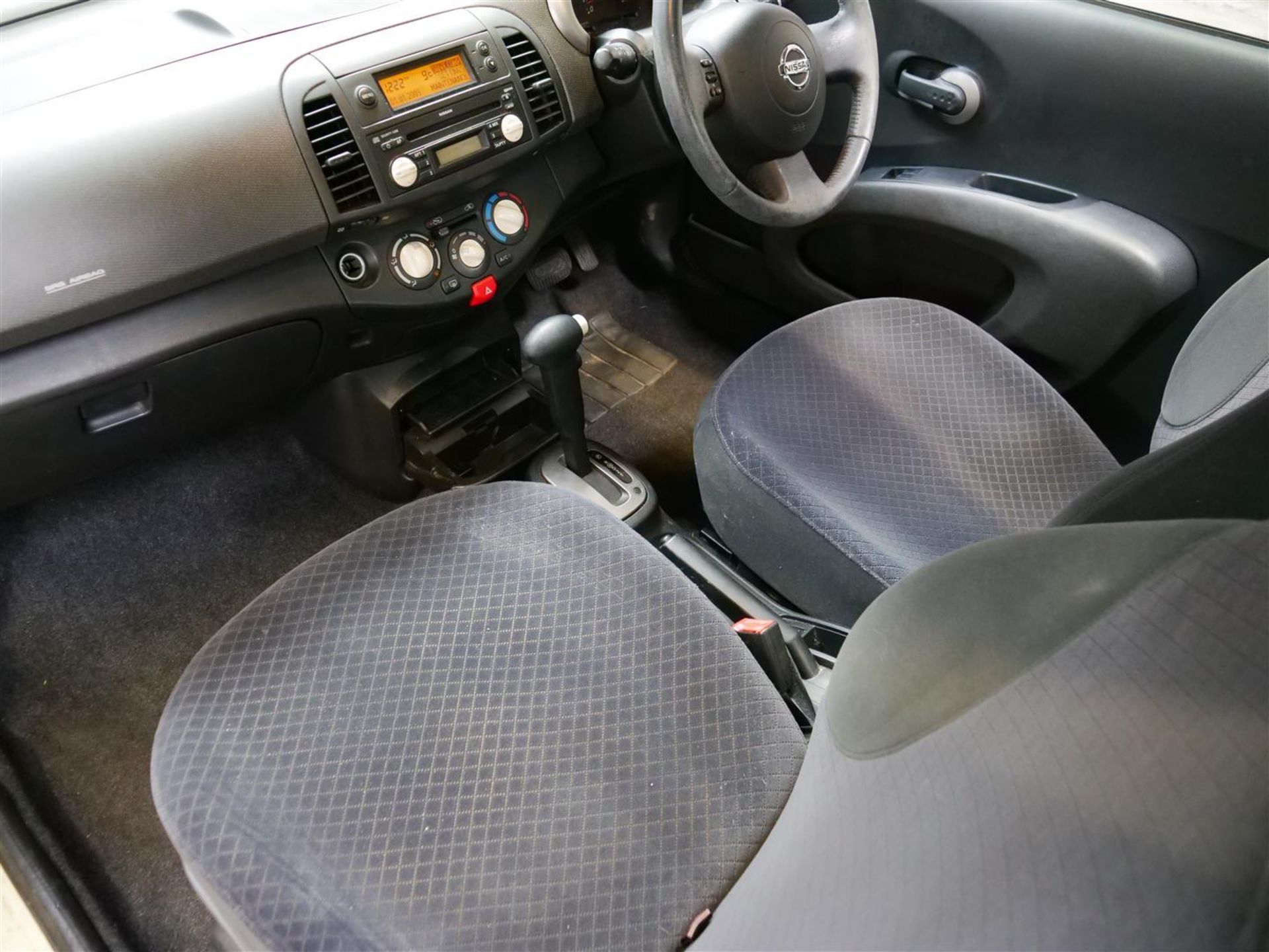 54 04 Nissan Micra SE Auto - Image 9 of 23