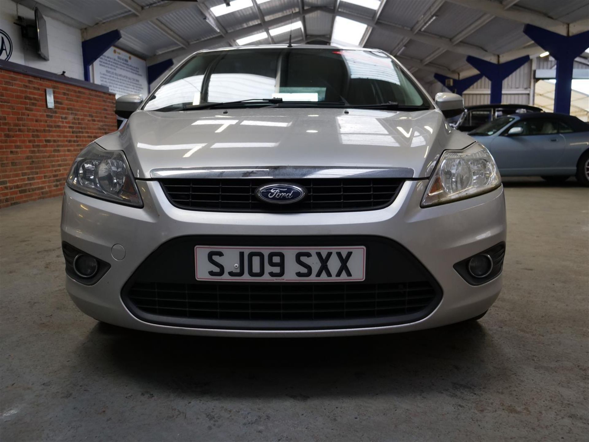 09 09 Ford Focus Zetec 100 - Image 2 of 18