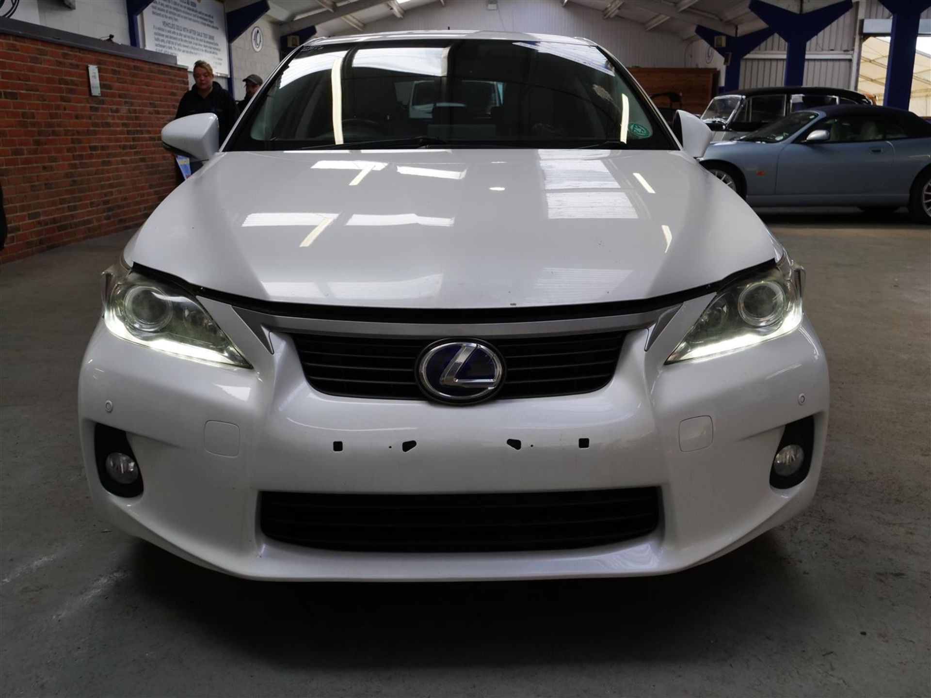 62 12 Lexus CT 200H SE-L - Image 2 of 31