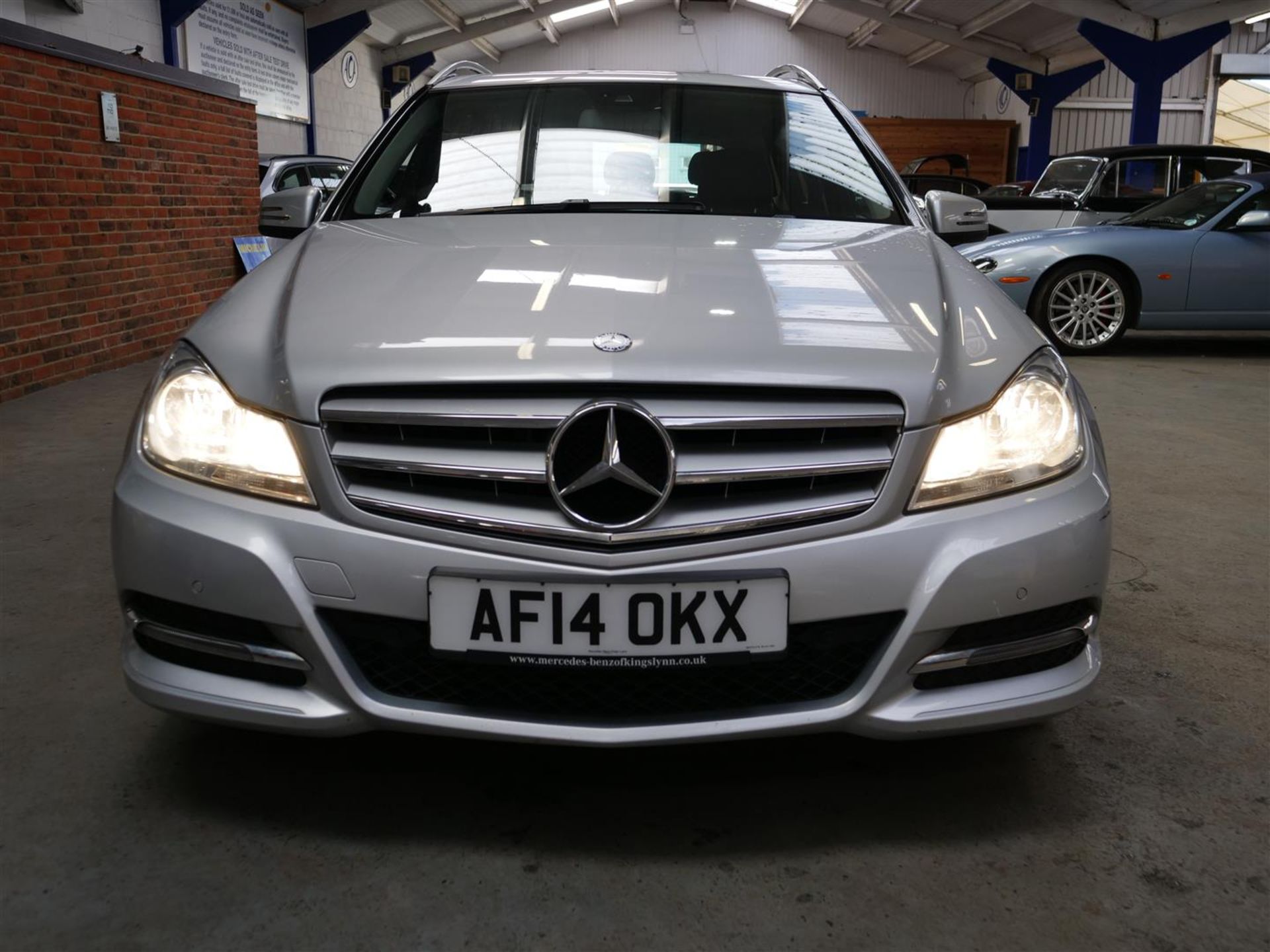 14 14 Merc C220 Exec SE Prem CDI - Image 2 of 30