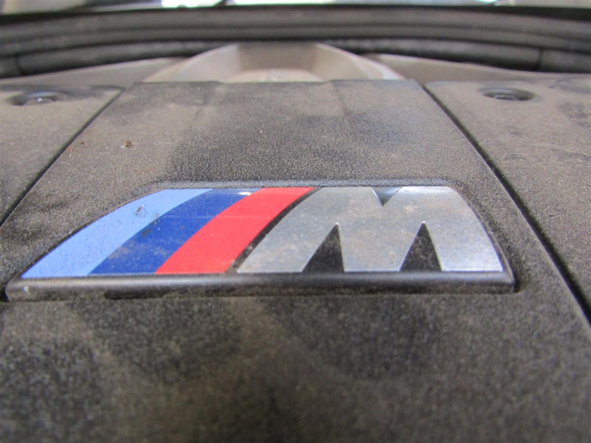 18 18 BMW X5 M Auto - Image 11 of 40