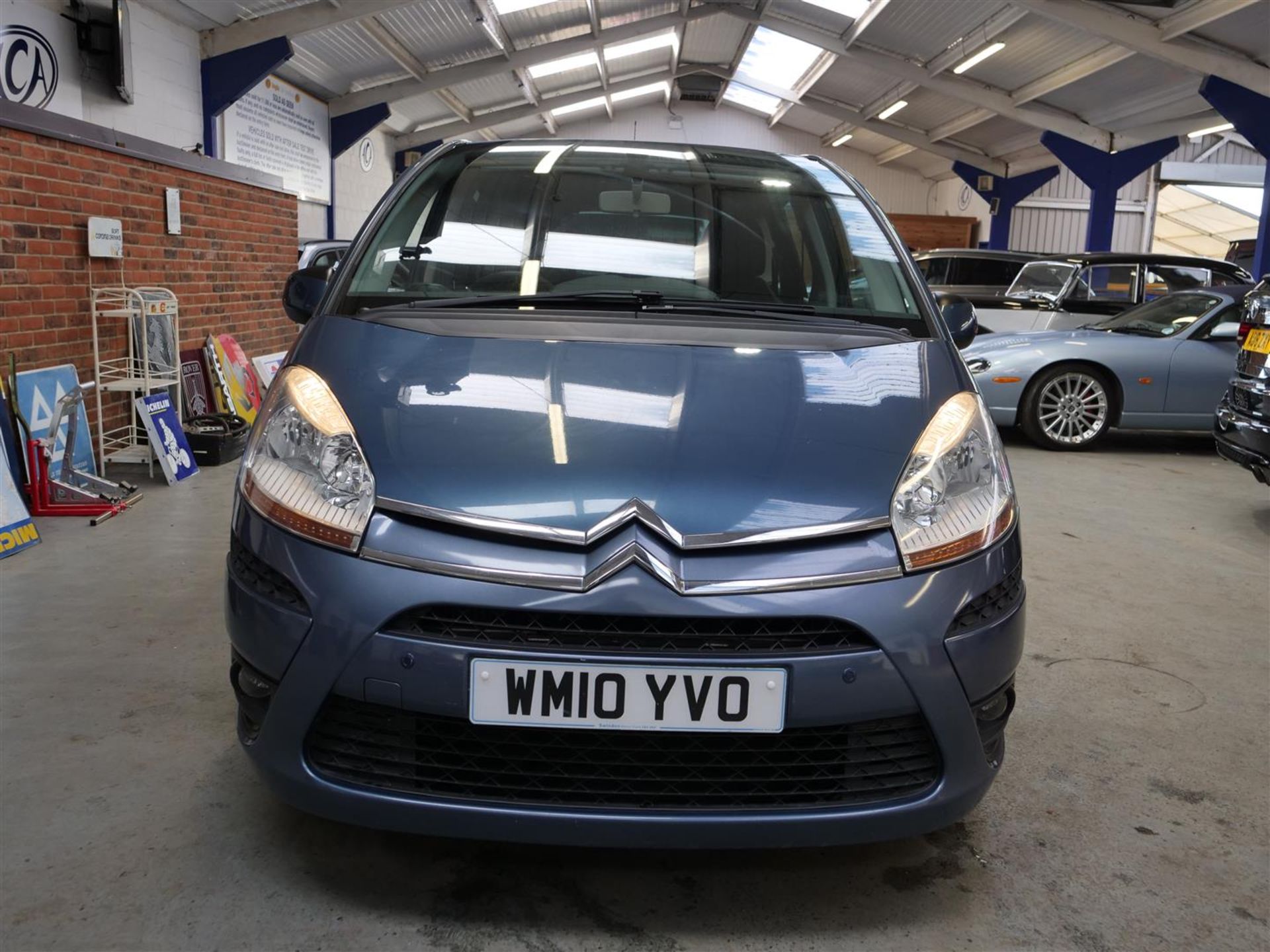 10 10 Citroen C4 Picasso VTR+ HDI - Image 2 of 41