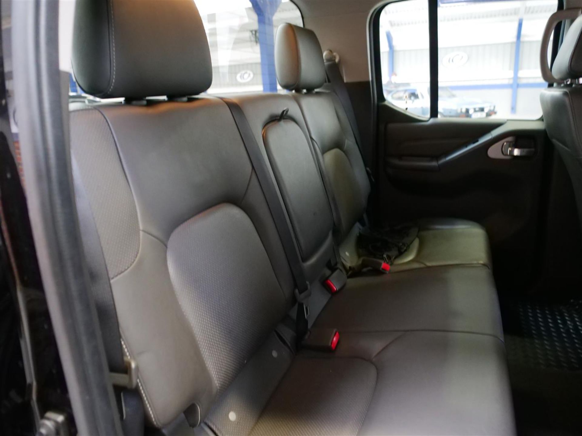 62 12 Nissan Navara Platnum DCI - Image 13 of 37