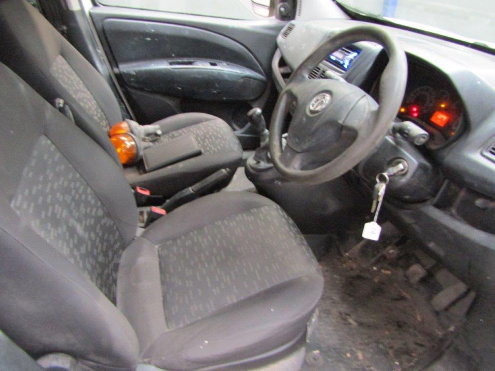 12 12 Vauxhall Combo 2000 L1H1 - Image 11 of 26