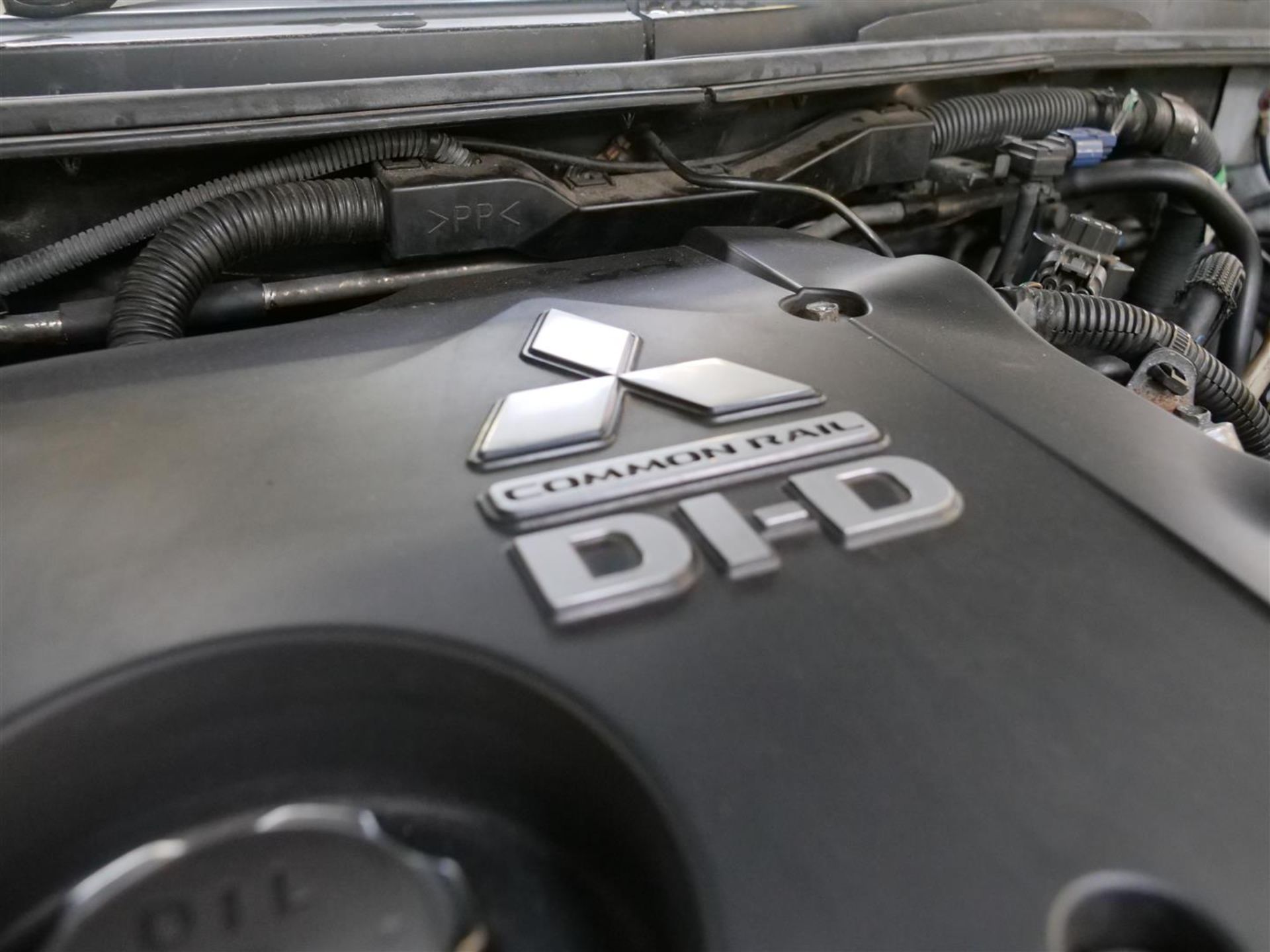 16 16 Mitsubishi Outlander GX 4 DI-D - Image 18 of 45