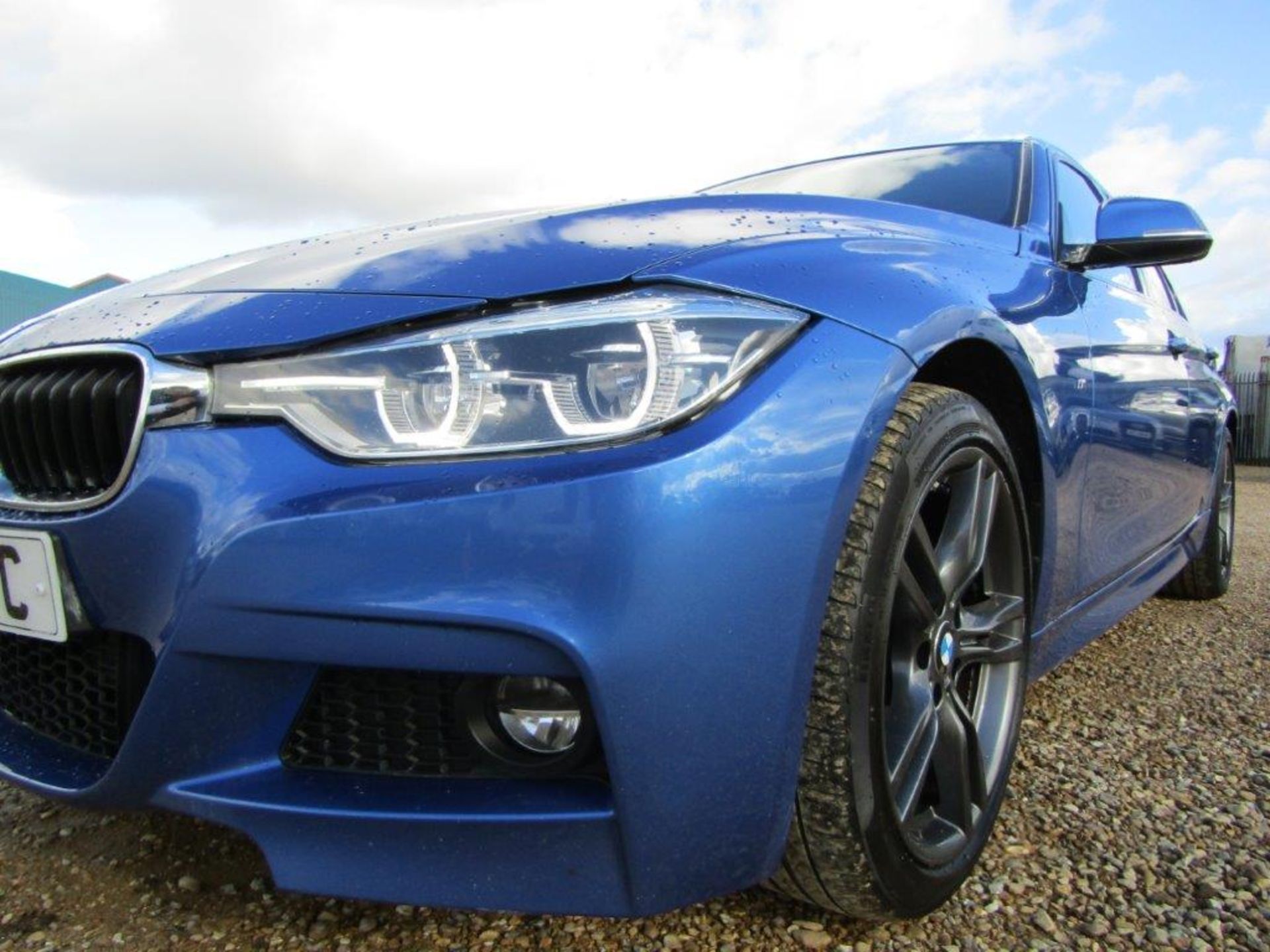 17 17 BMW 320D M Sport Auto - Image 16 of 28