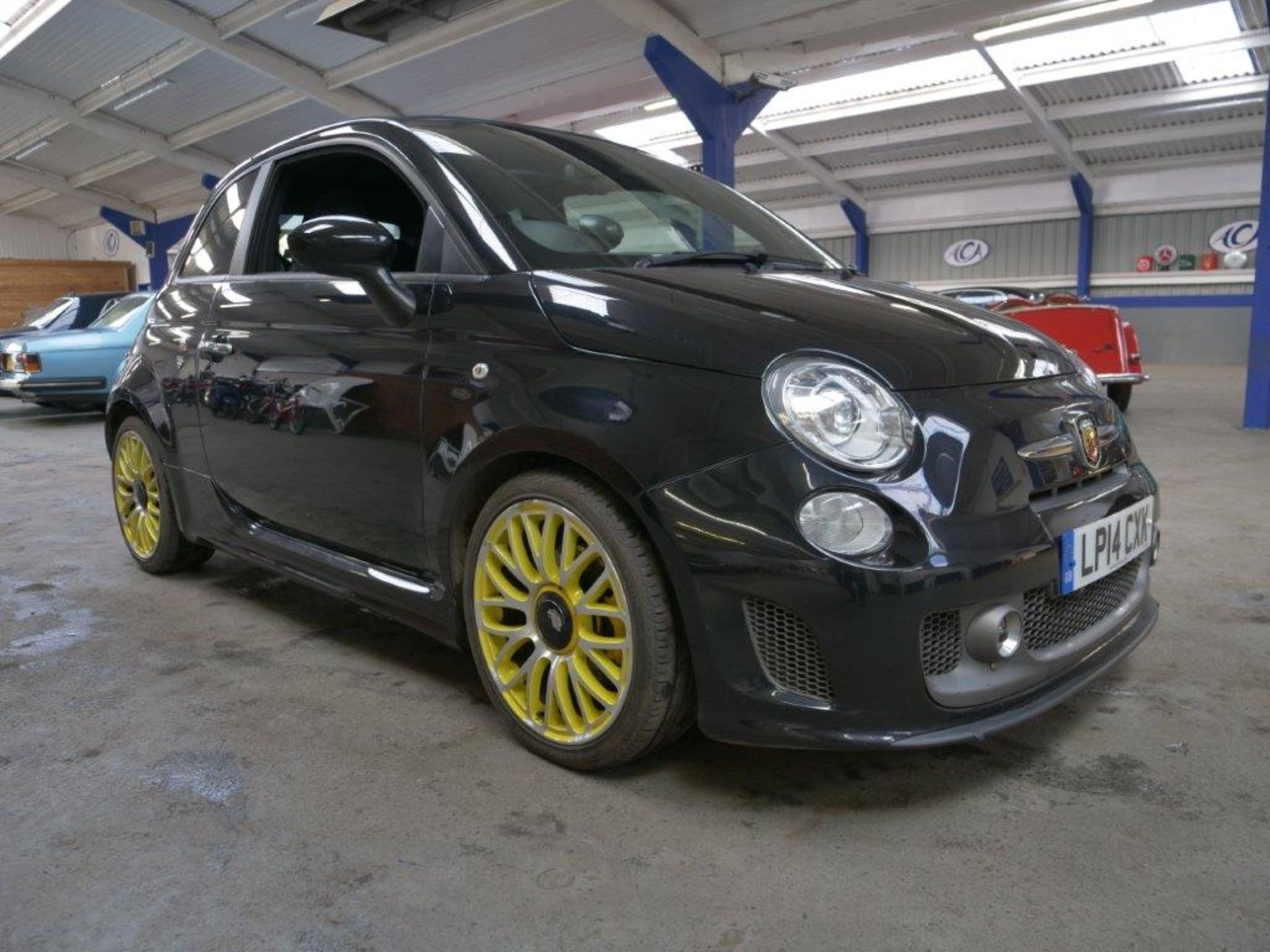 14 14 Abarth 595 Turismo S-A - Image 22 of 39