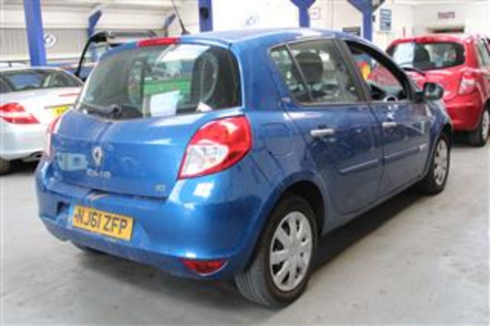 61 11 Renault Clio Expression DCI - Image 16 of 18