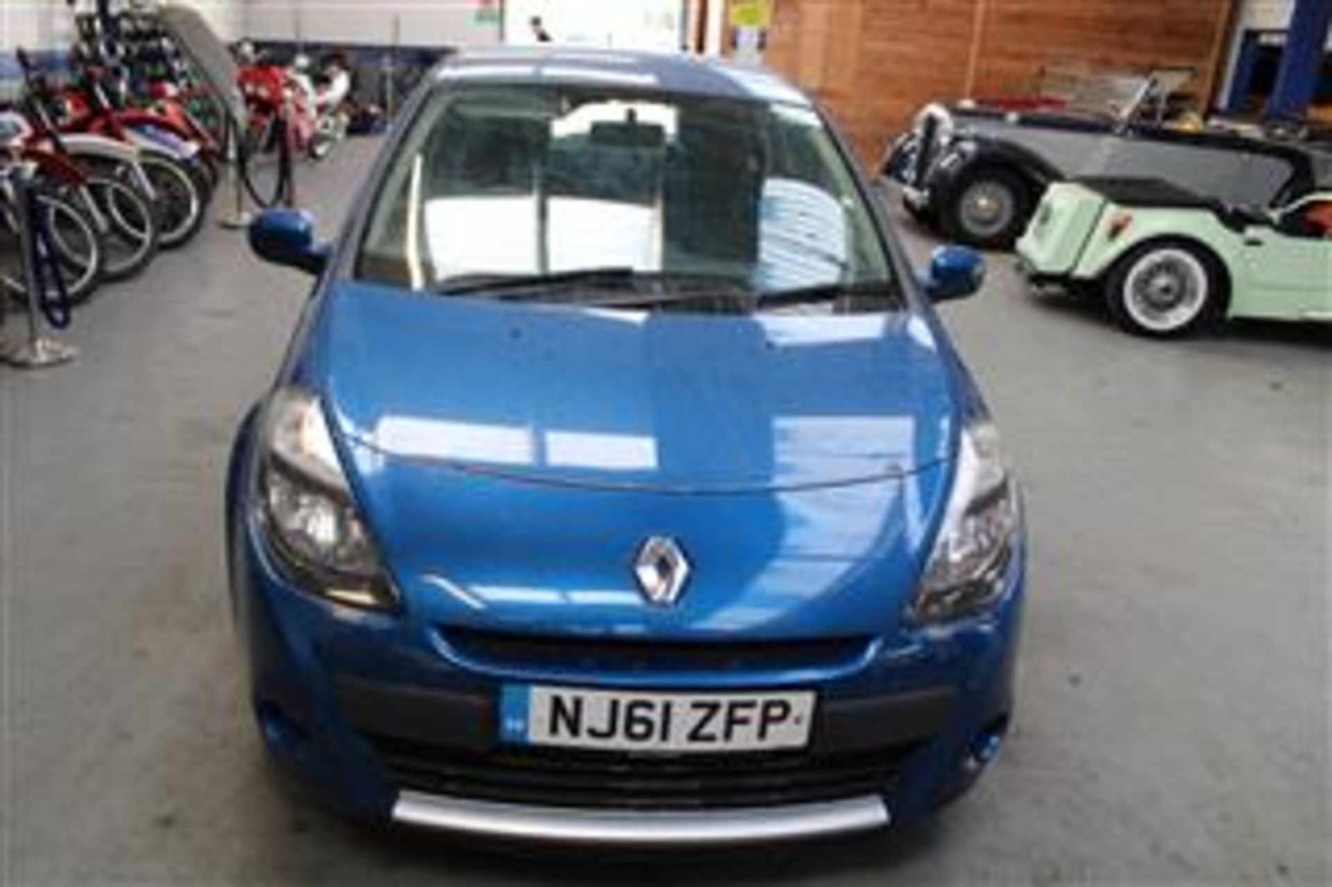 61 11 Renault Clio Expression DCI - Image 14 of 18