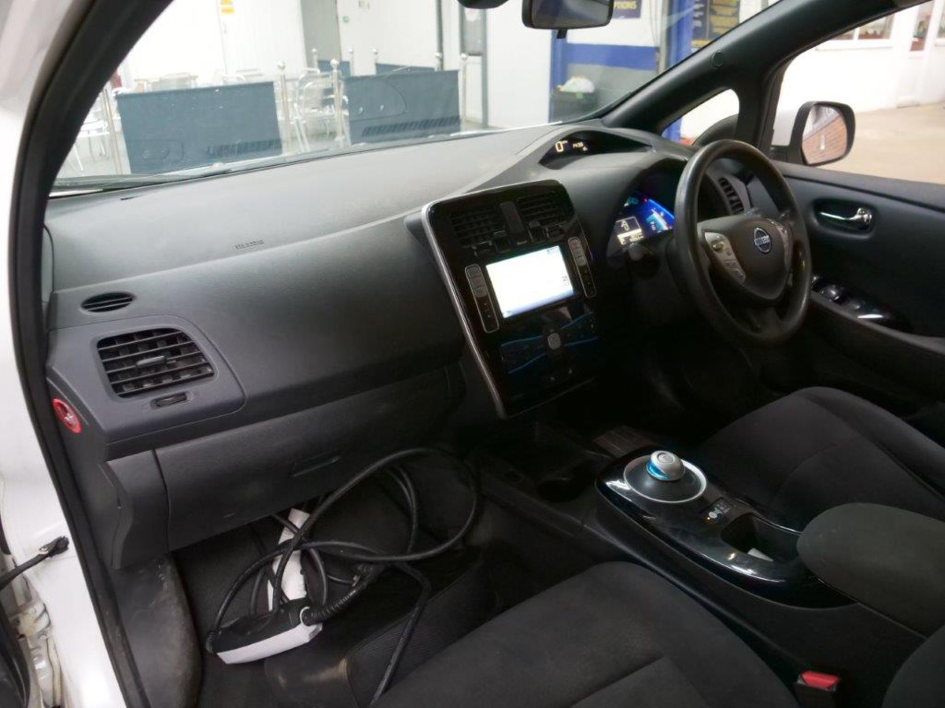 63 13 Nissan Leaf Acenta - Image 34 of 36