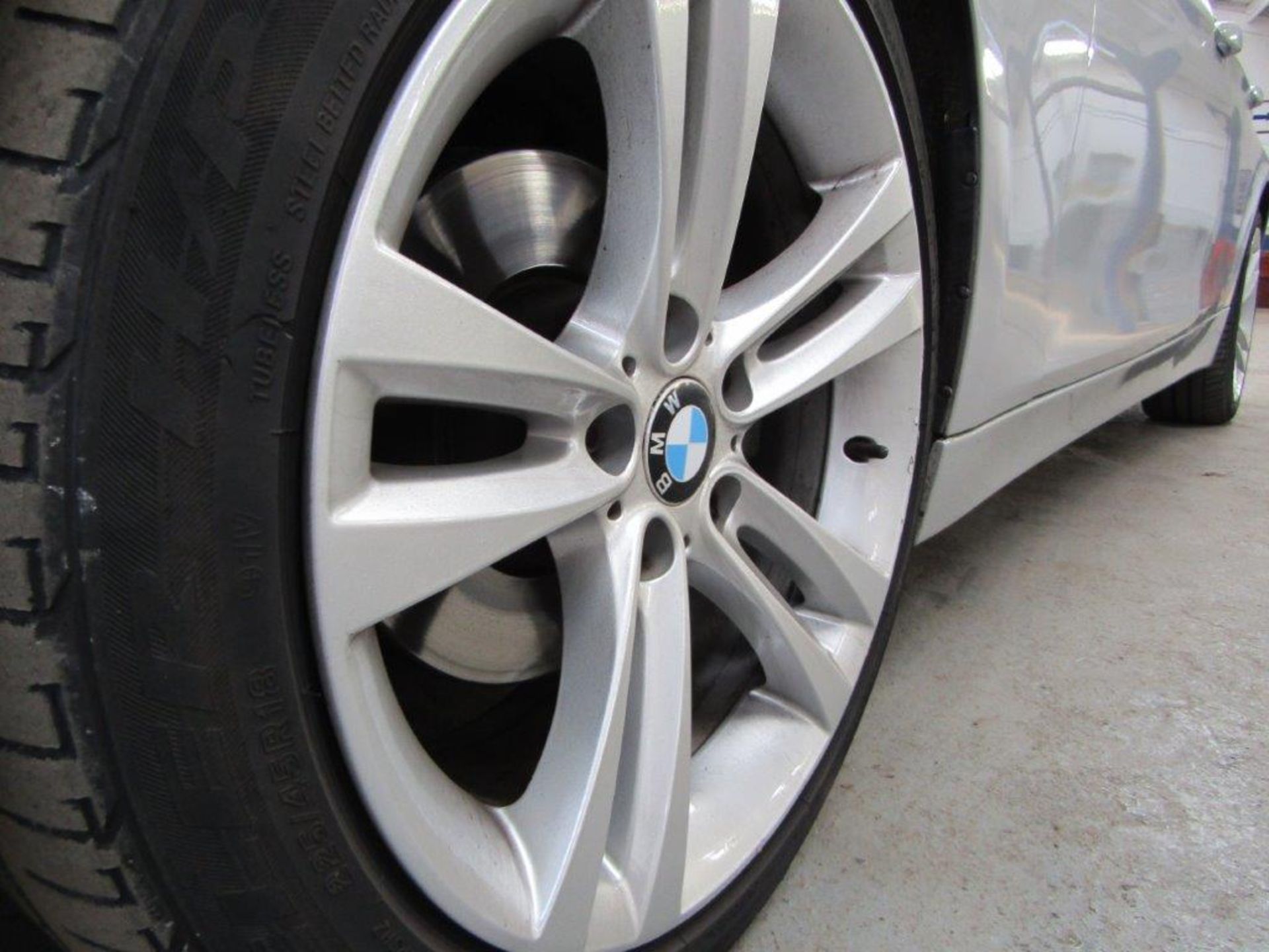 62 12 BMW 320D Sport Touring - Image 14 of 29