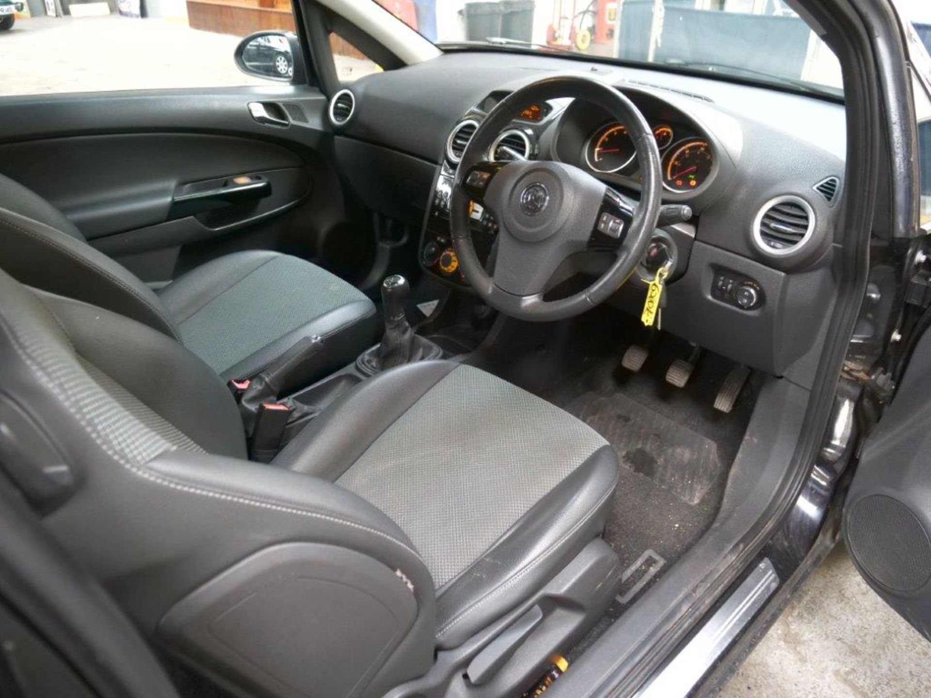 60 10 Vauxhall Corsa SE - Image 29 of 32