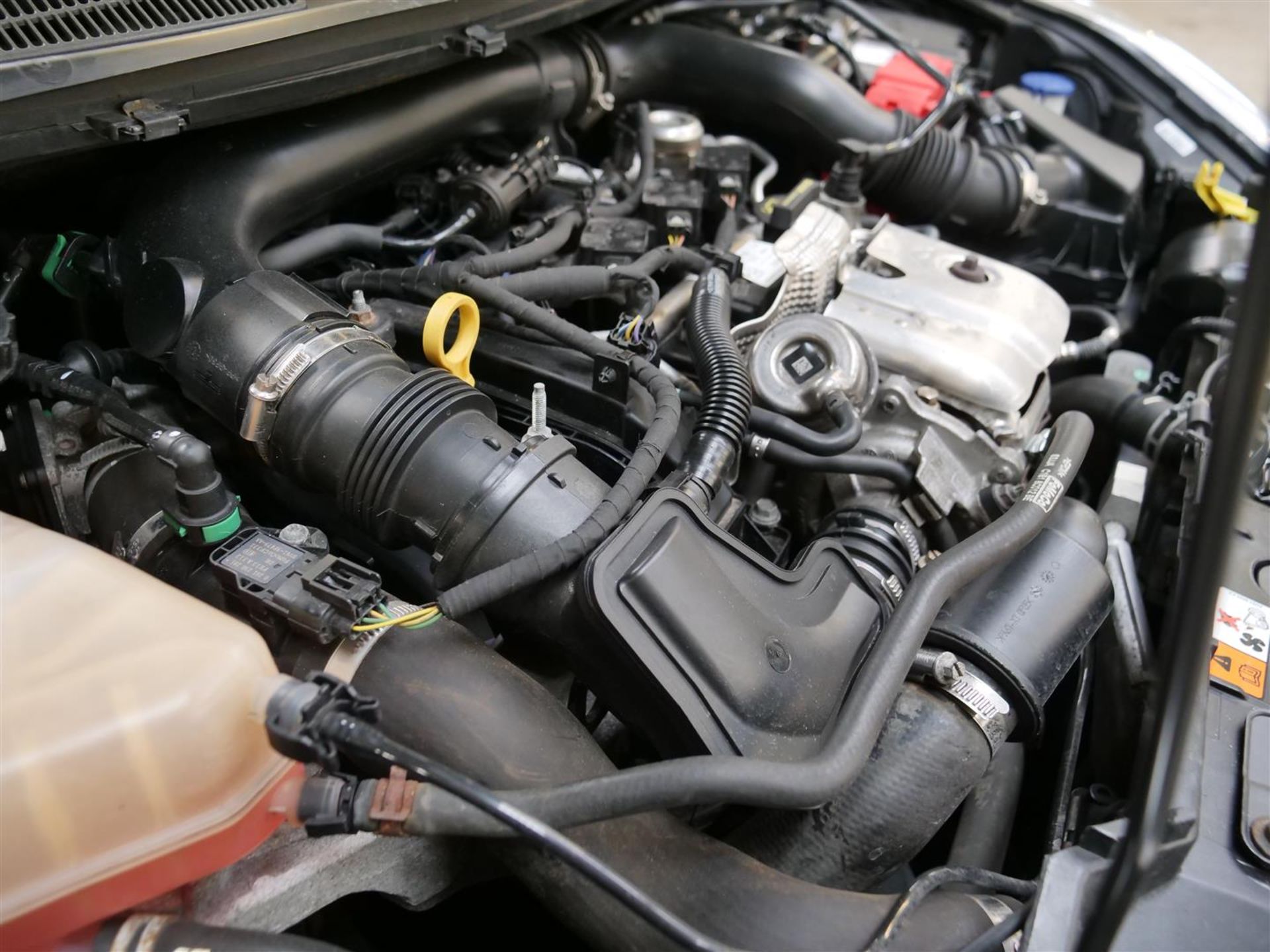 65 15 Ford Fiesta Zetec Turbo - Image 10 of 23
