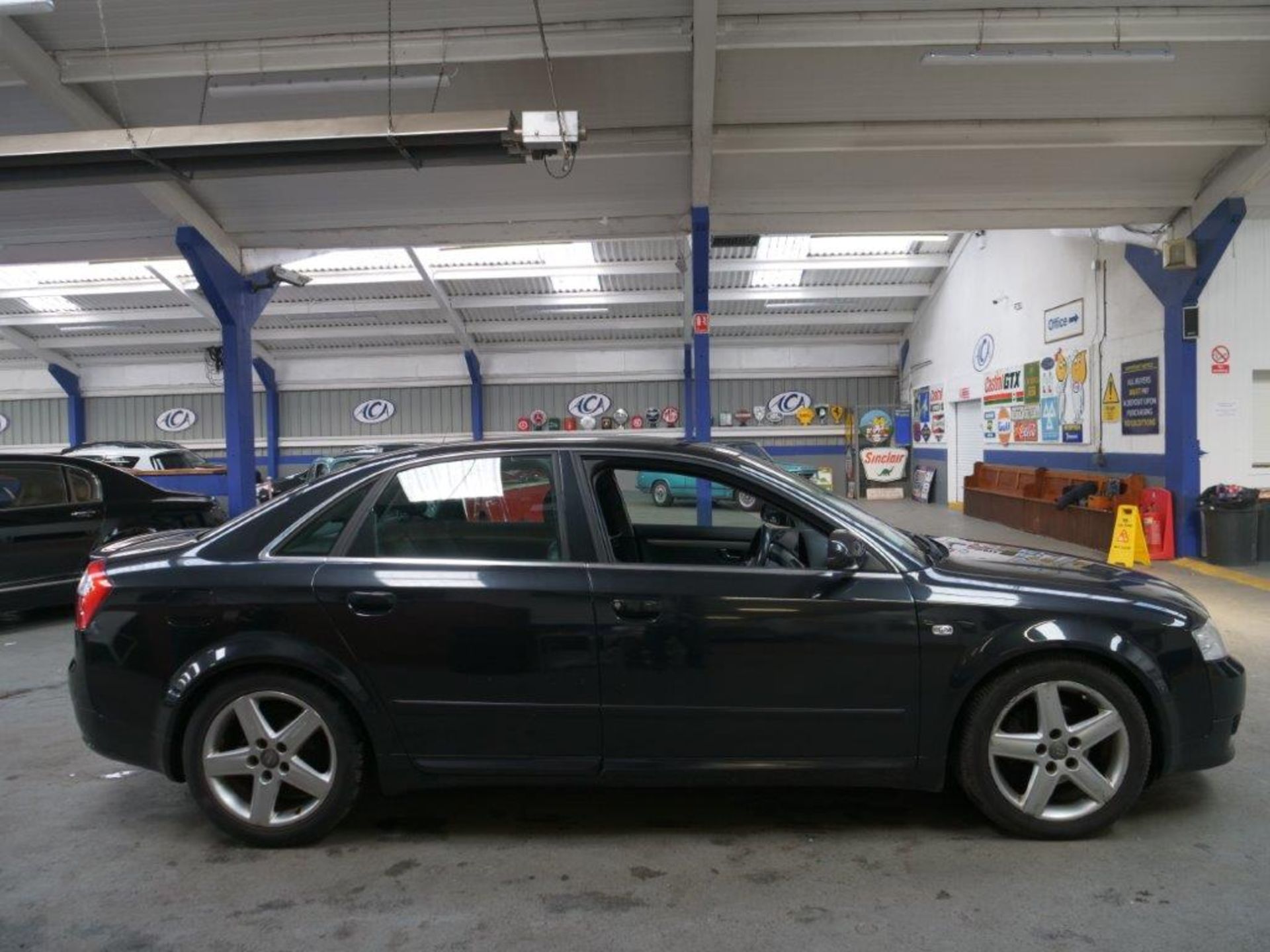 04 04 Audi A4 Sport TDI - Image 18 of 37