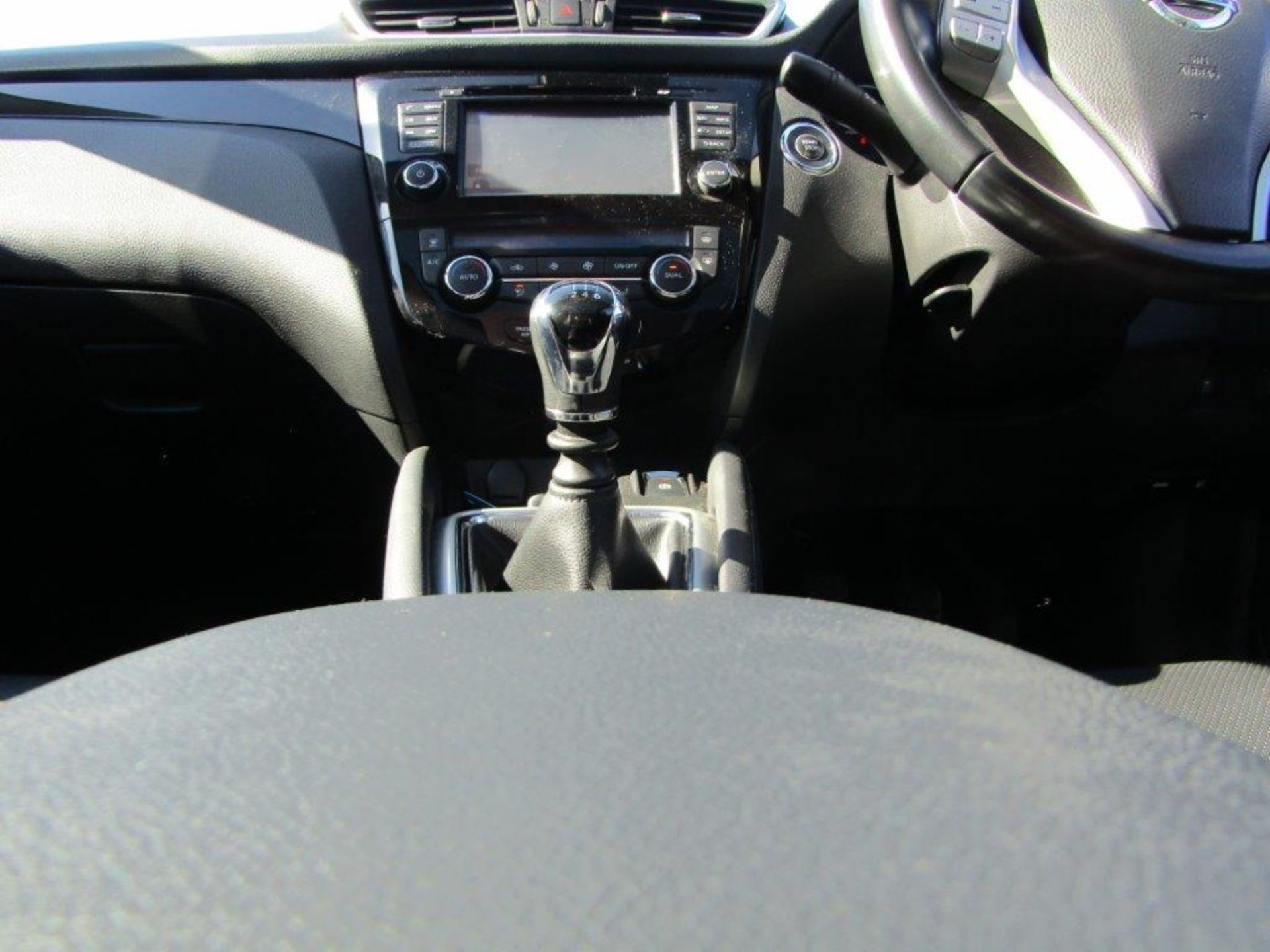 66 17 Nissan Qashqai Tekna DCI - Image 7 of 31