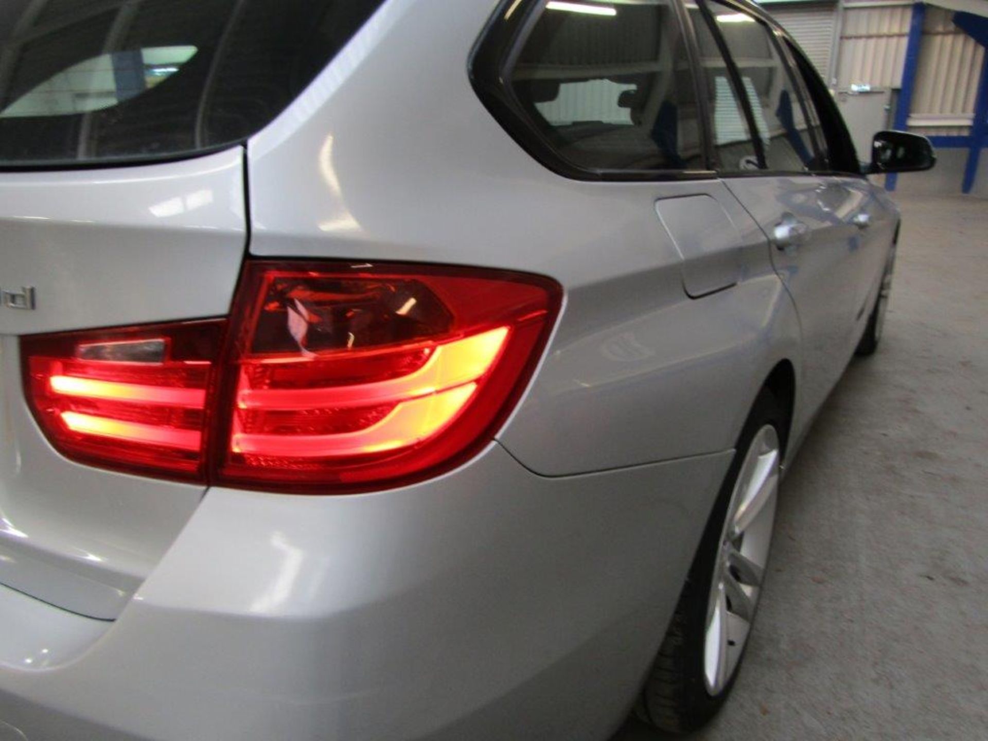 62 12 BMW 320D Sport Touring - Image 29 of 29