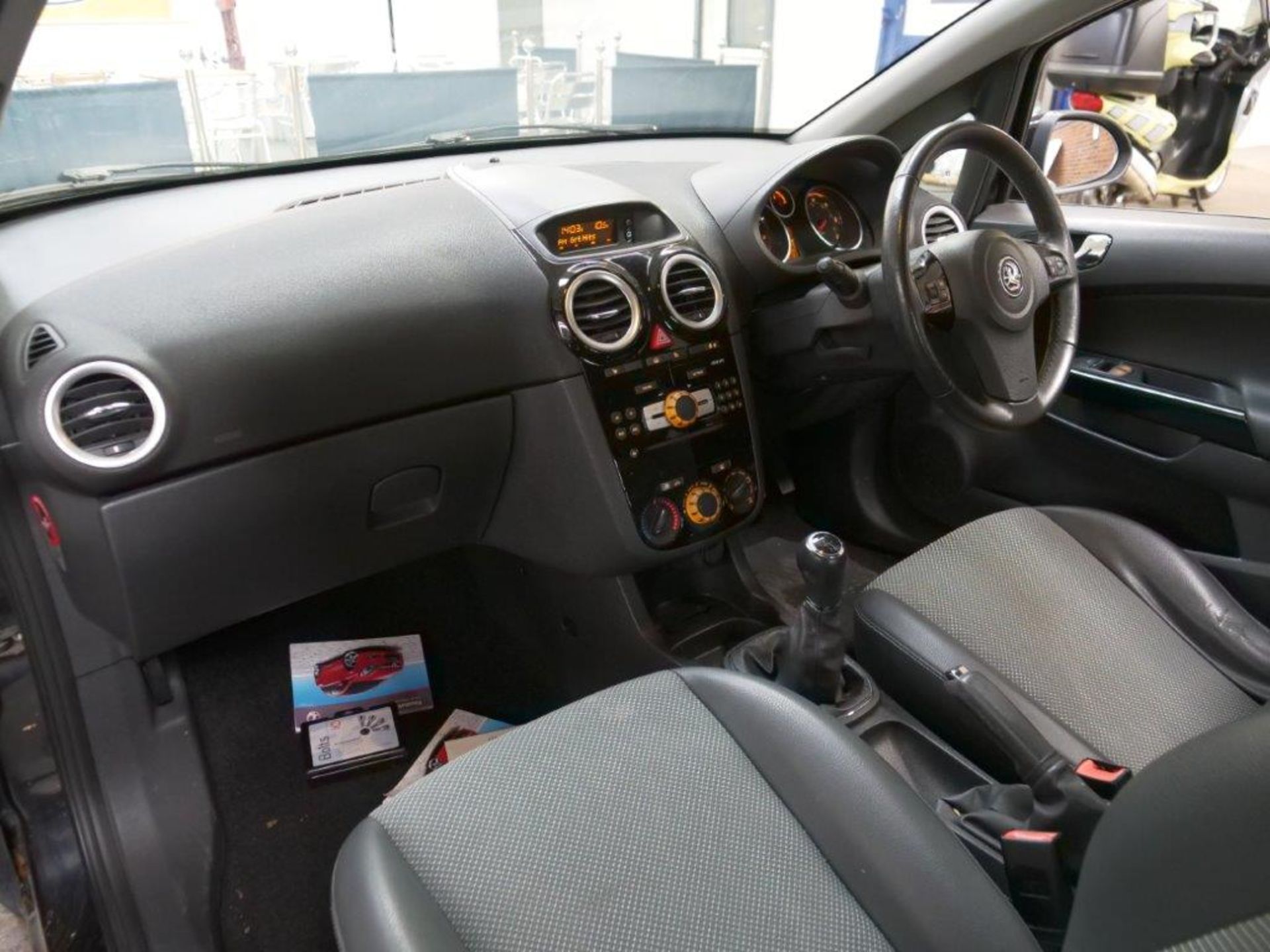 60 10 Vauxhall Corsa SE - Image 19 of 32