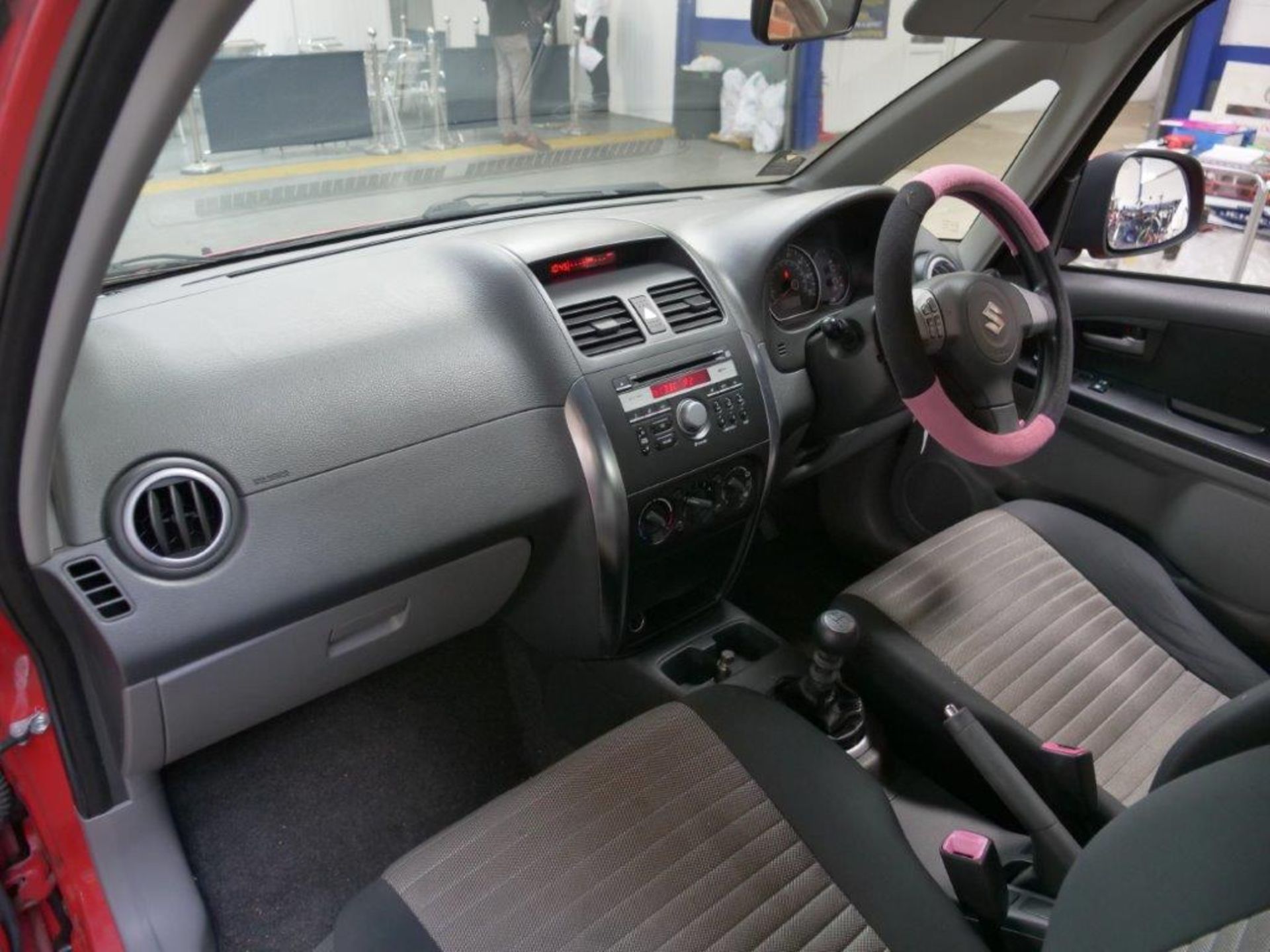 10 10 Suzuki SX4 DDIS - Image 15 of 32