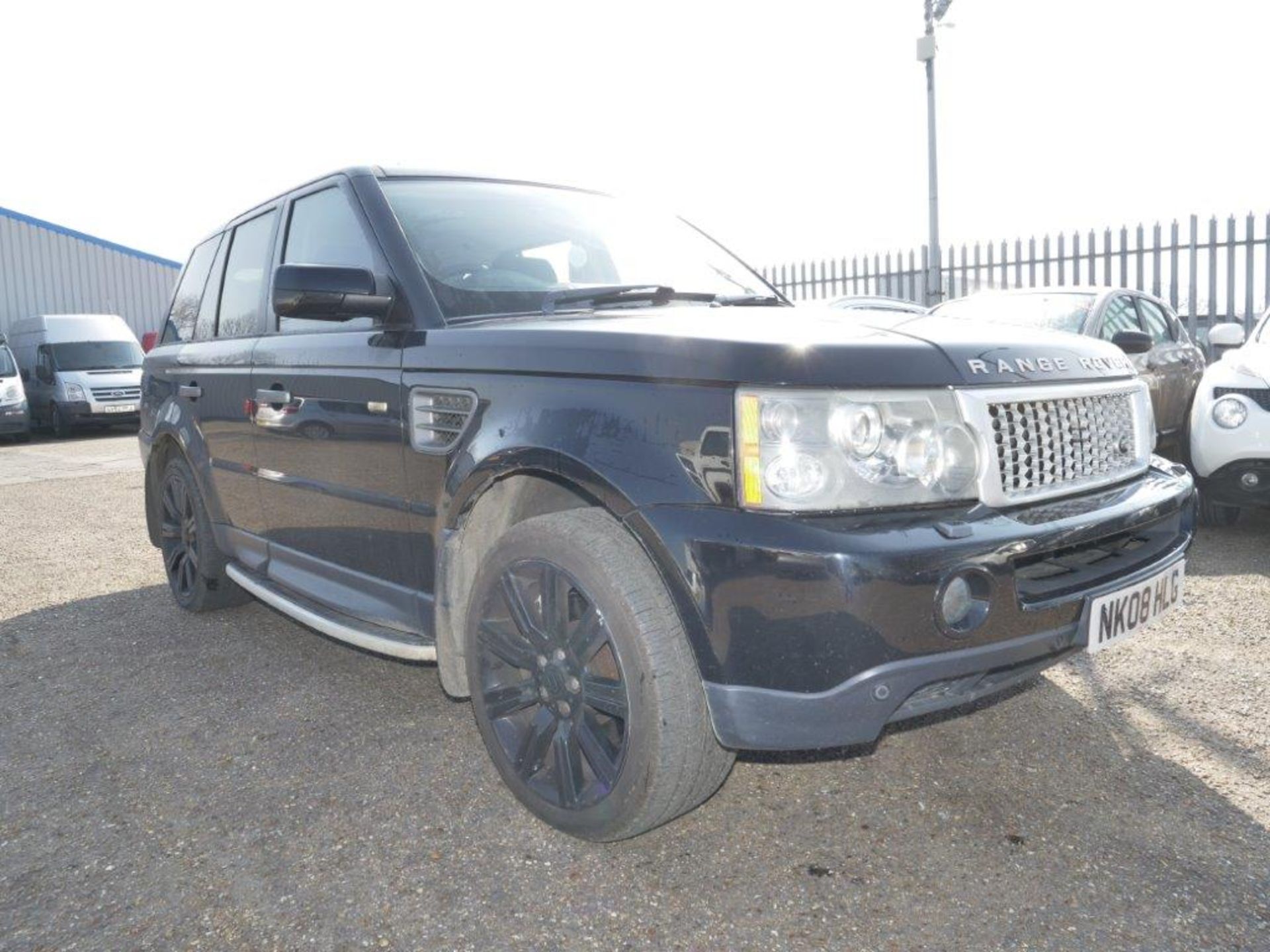 08 08 Range Rover - Image 8 of 39