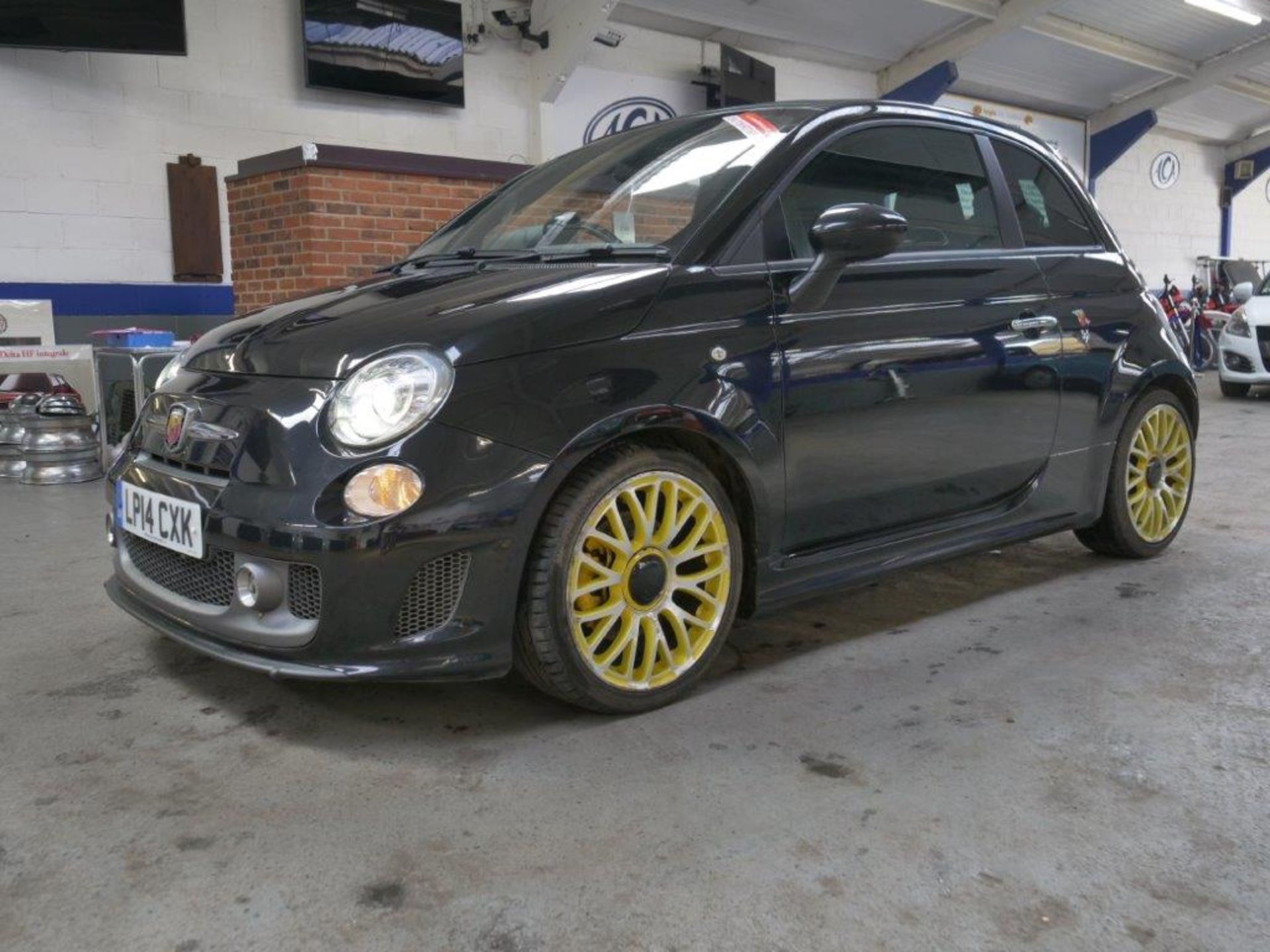 14 14 Abarth 595 Turismo S-A - Image 35 of 39