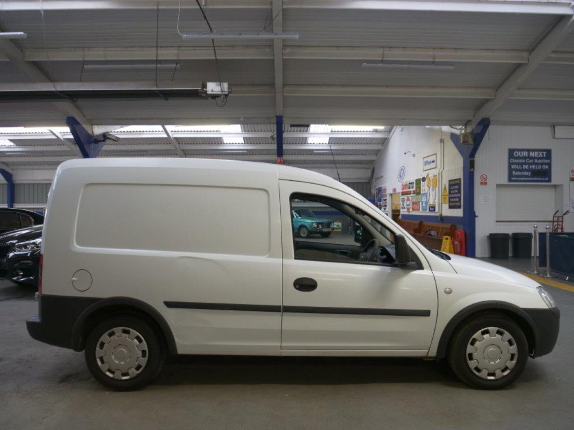 59 09 Vauxhall Combo 1700 CDTI+ - Image 8 of 28