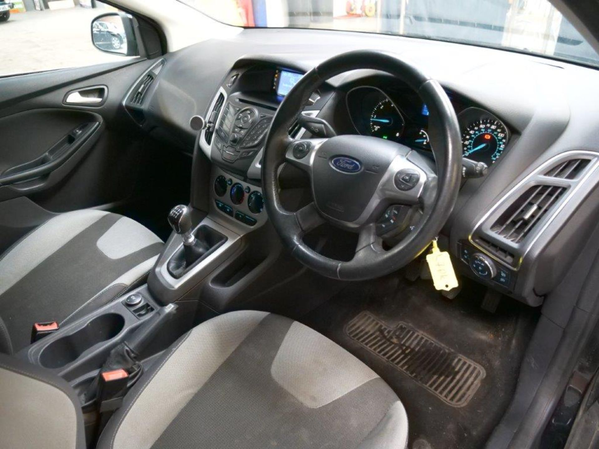 12 12 Ford Focus Zetec TDCI - Image 25 of 40