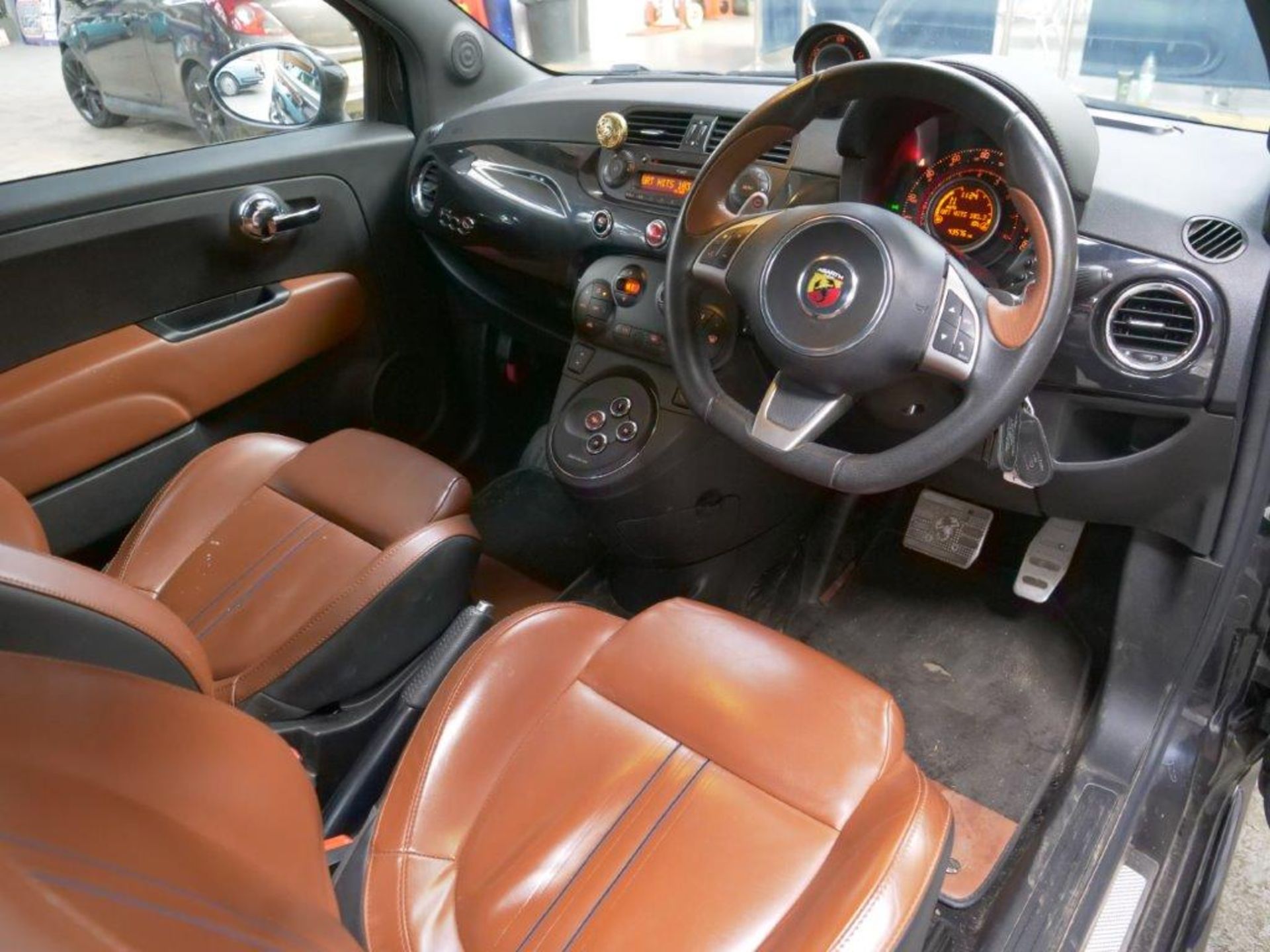 14 14 Abarth 595 Turismo S-A - Image 9 of 39