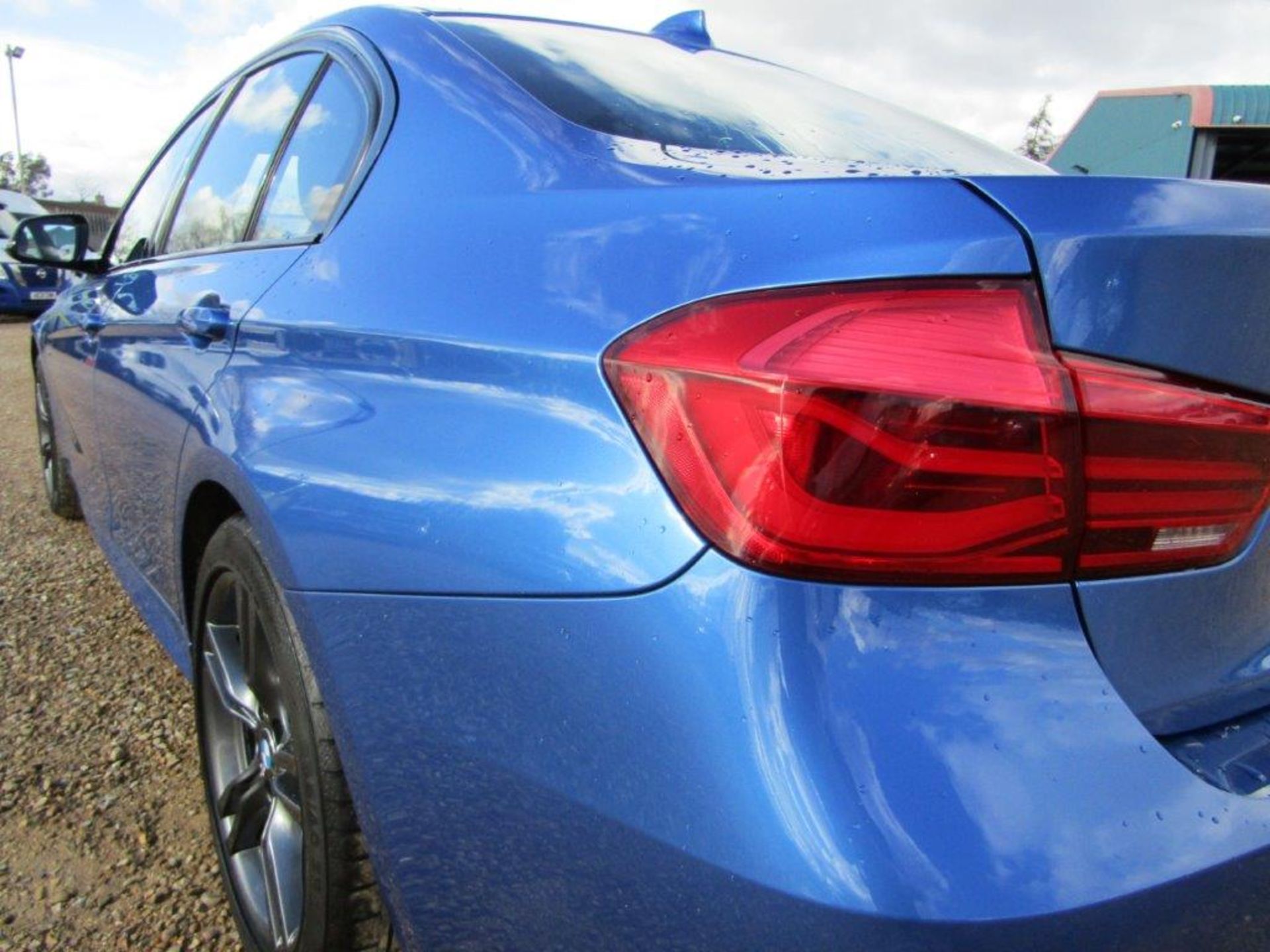 17 17 BMW 320D M Sport Auto - Image 18 of 28