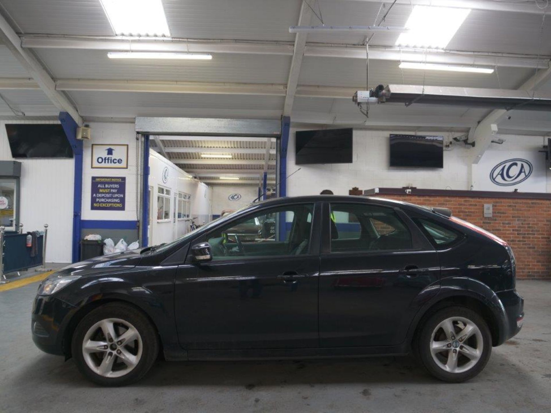 59 10 Ford Focus Zetec 125 - Image 17 of 34