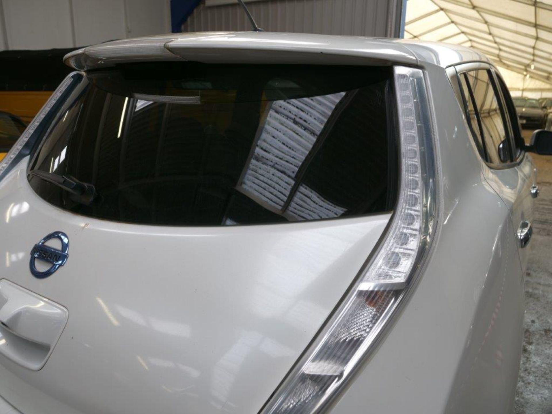 63 13 Nissan Leaf Acenta - Image 11 of 36