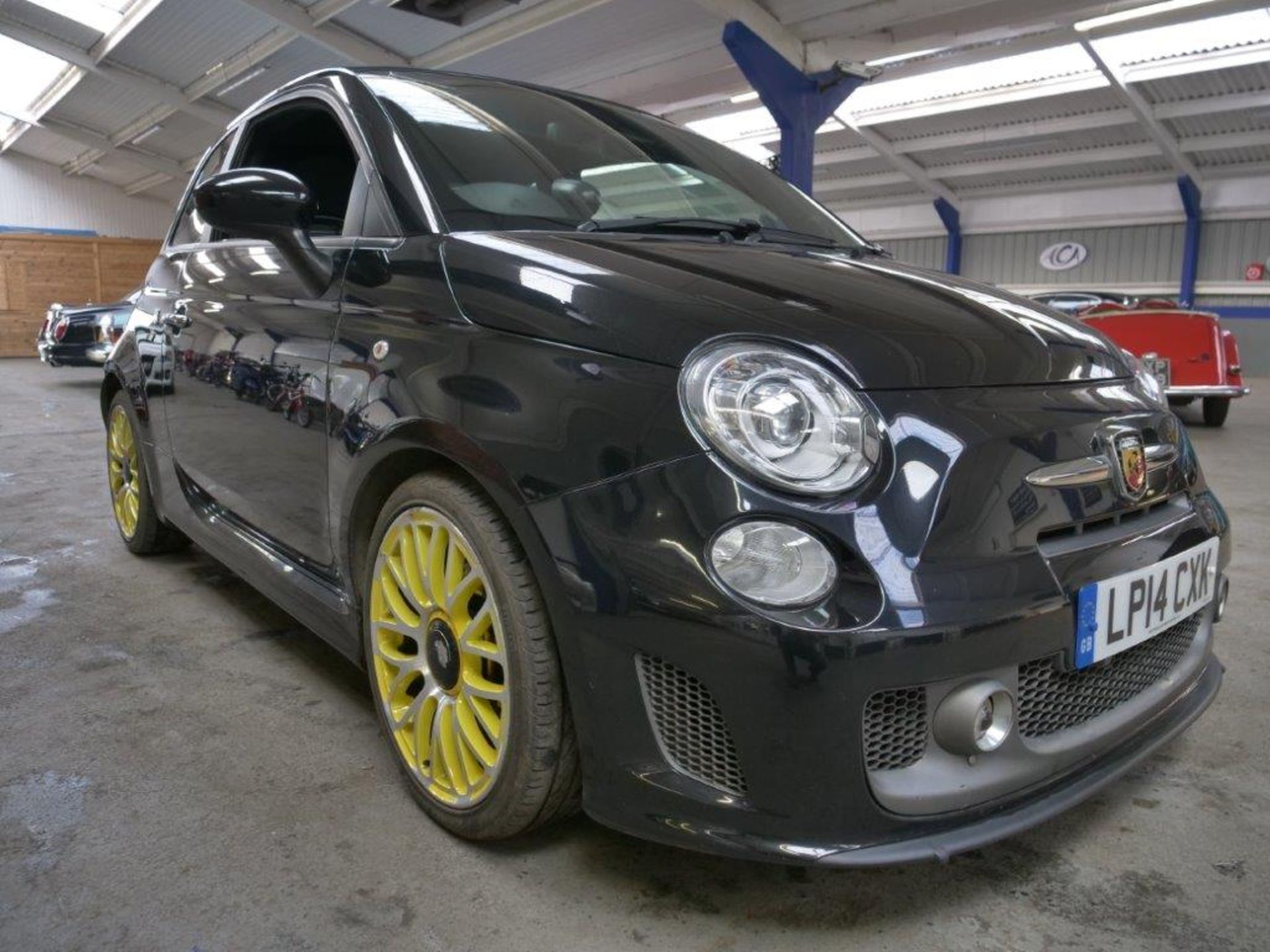 14 14 Abarth 595 Turismo S-A - Image 16 of 39