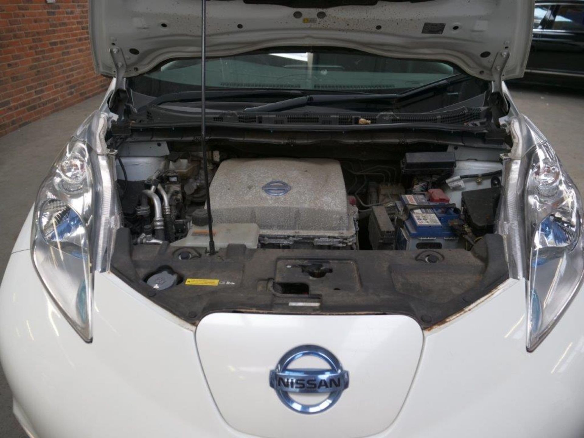 63 13 Nissan Leaf Acenta - Image 22 of 36