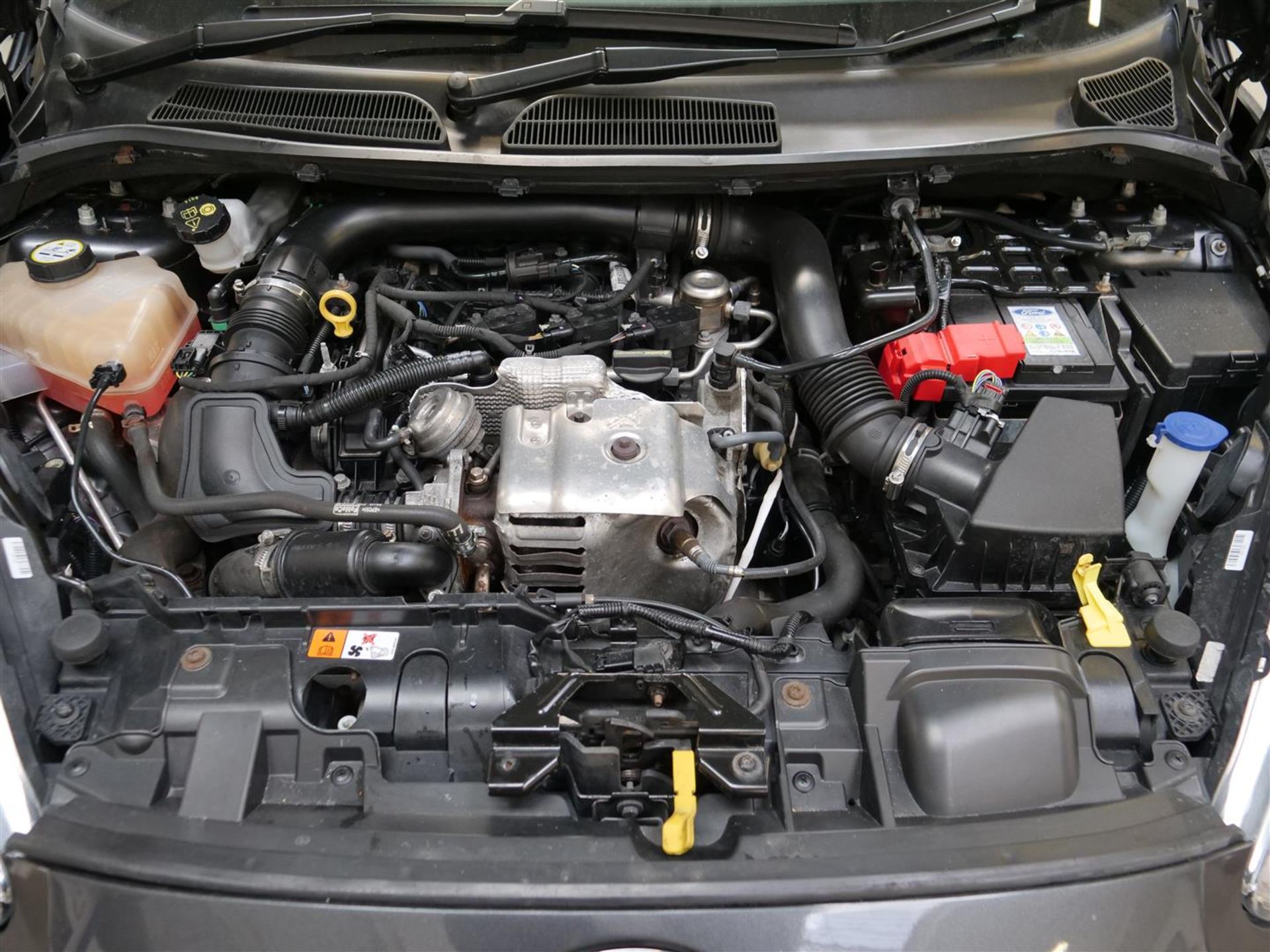 65 15 Ford Fiesta Zetec Turbo - Image 11 of 23