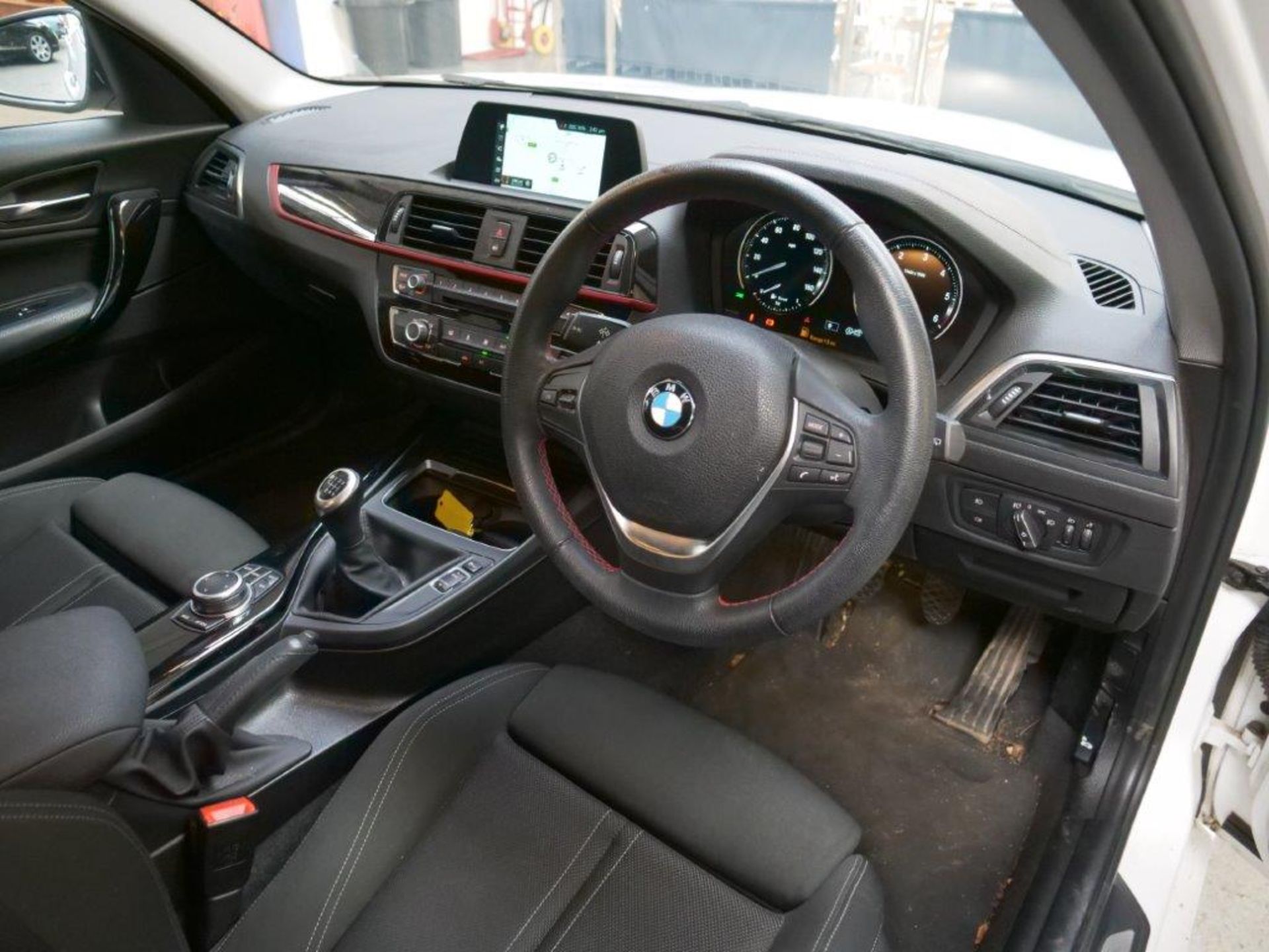 18 18 BMW 116D Sport - Image 26 of 39