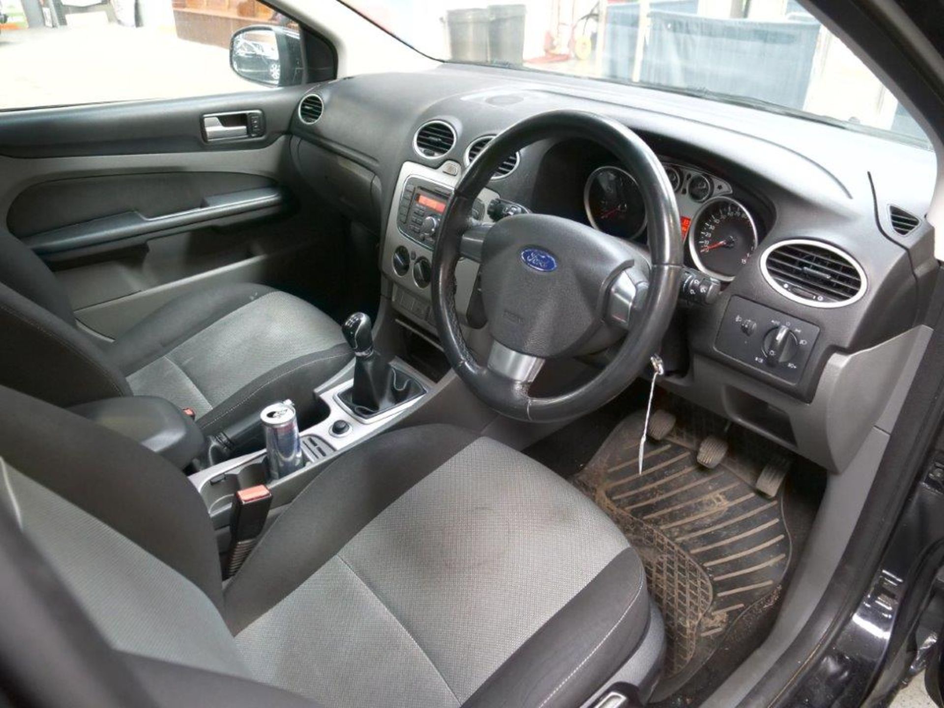 59 10 Ford Focus Zetec 125 - Image 30 of 34