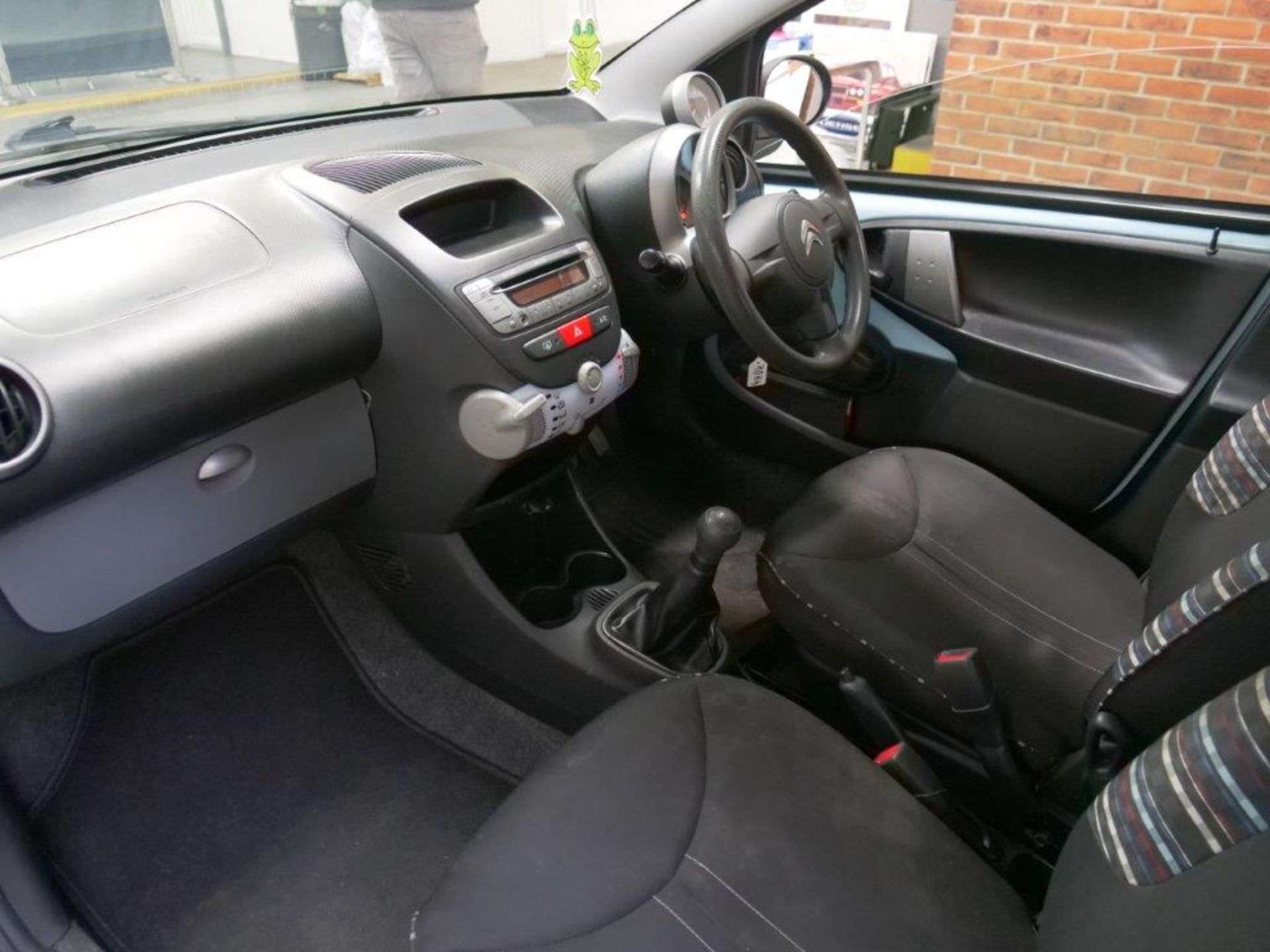 13 13 Citroen C1 VTR - Image 23 of 28