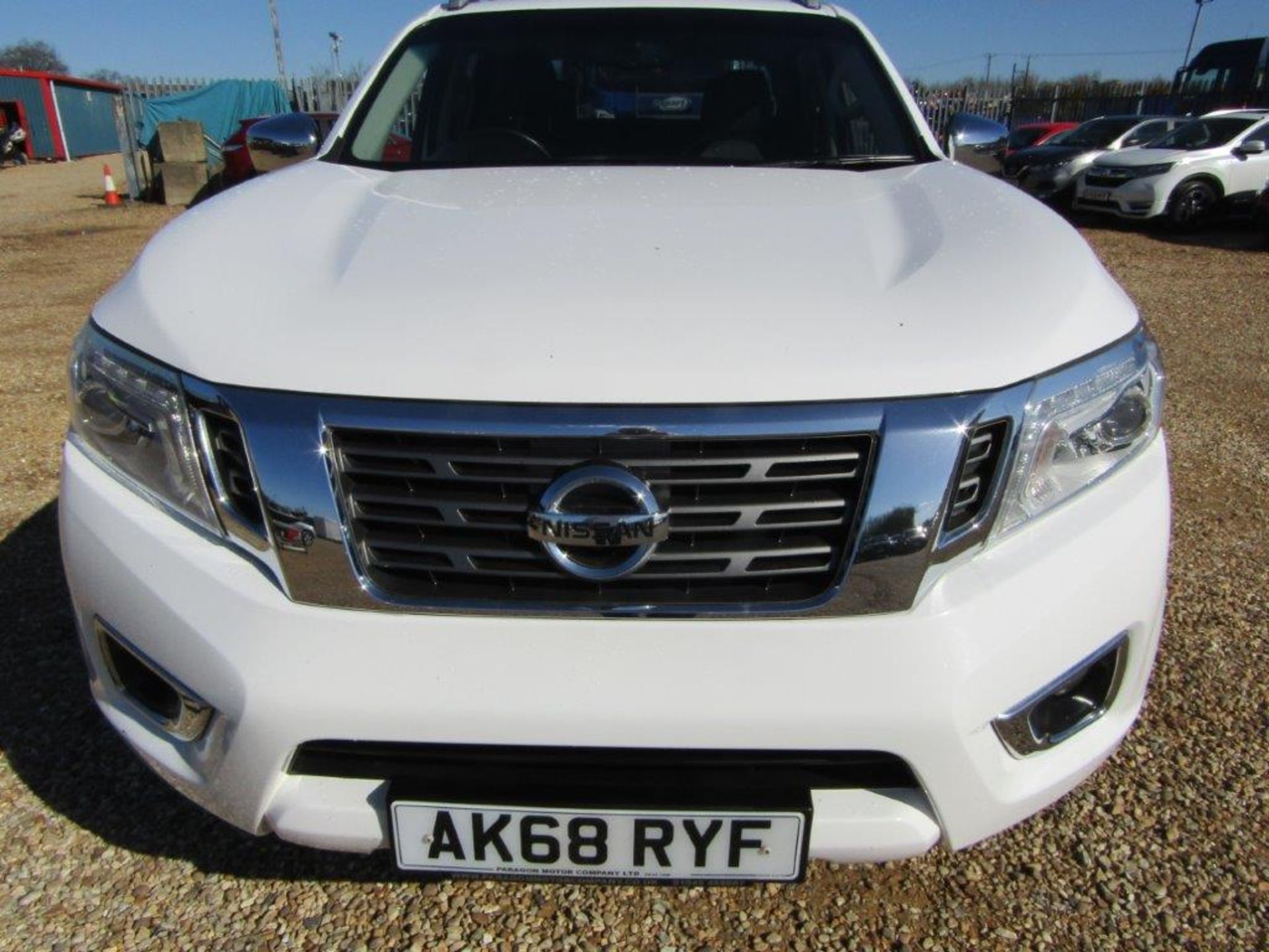 68 18 Nissan Navara Tekna DCI Auto - Image 3 of 33