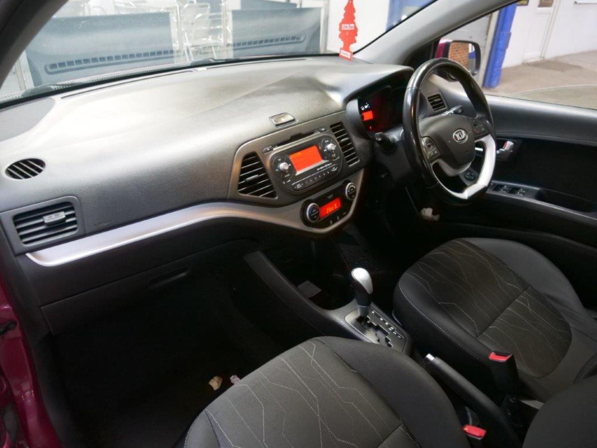 15 15 Kia Picanto 3 Auto - Image 9 of 34