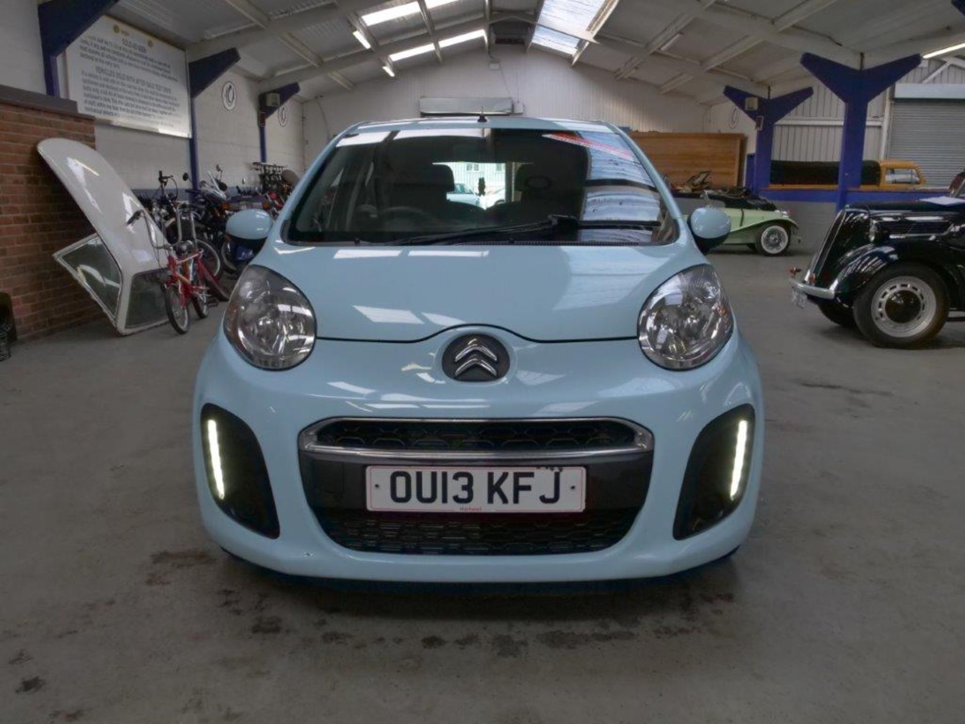 13 13 Citroen C1 VTR - Image 16 of 28