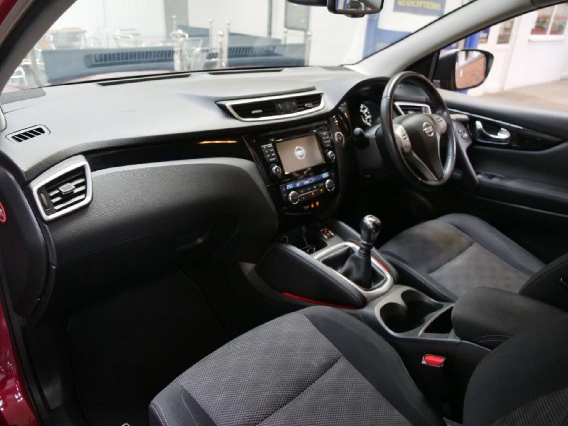 16 16 Nissan Qashqai DCI N-Tec + - Image 32 of 36