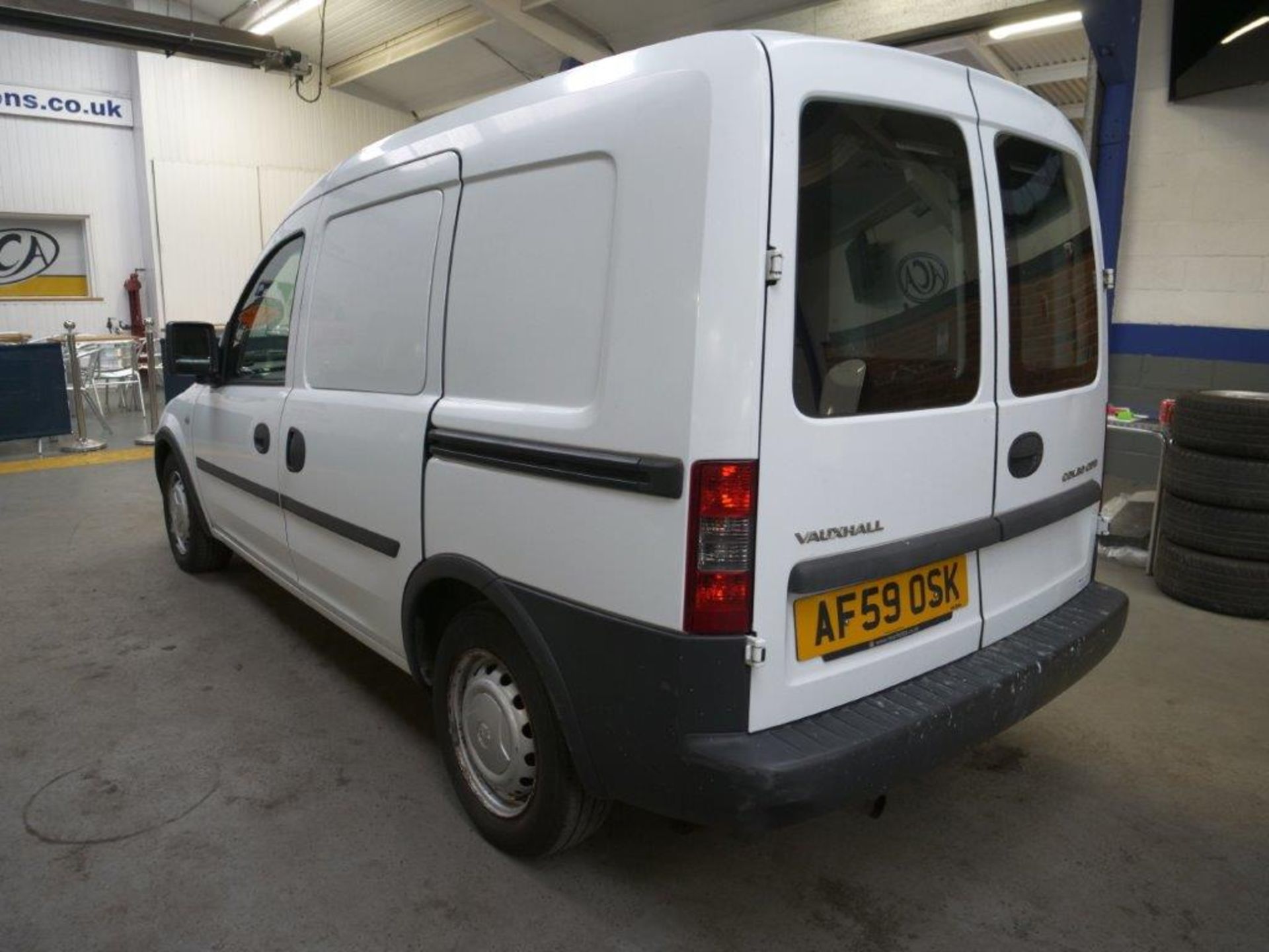 59 09 Vauxhall Combo 1700 CDTI+ - Image 13 of 28