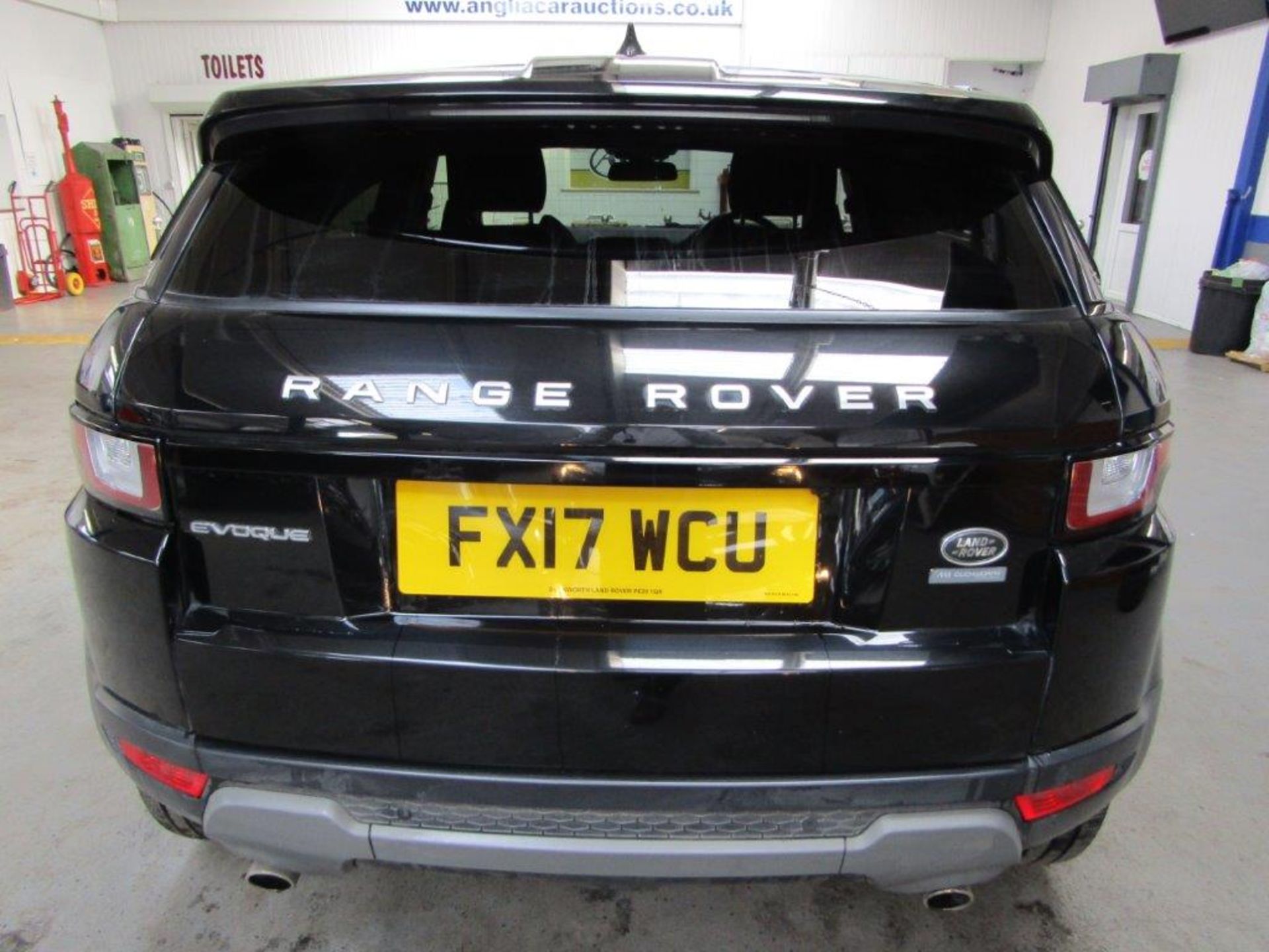 17 17 Range Rover Evoque SE Tech TD - Image 2 of 28