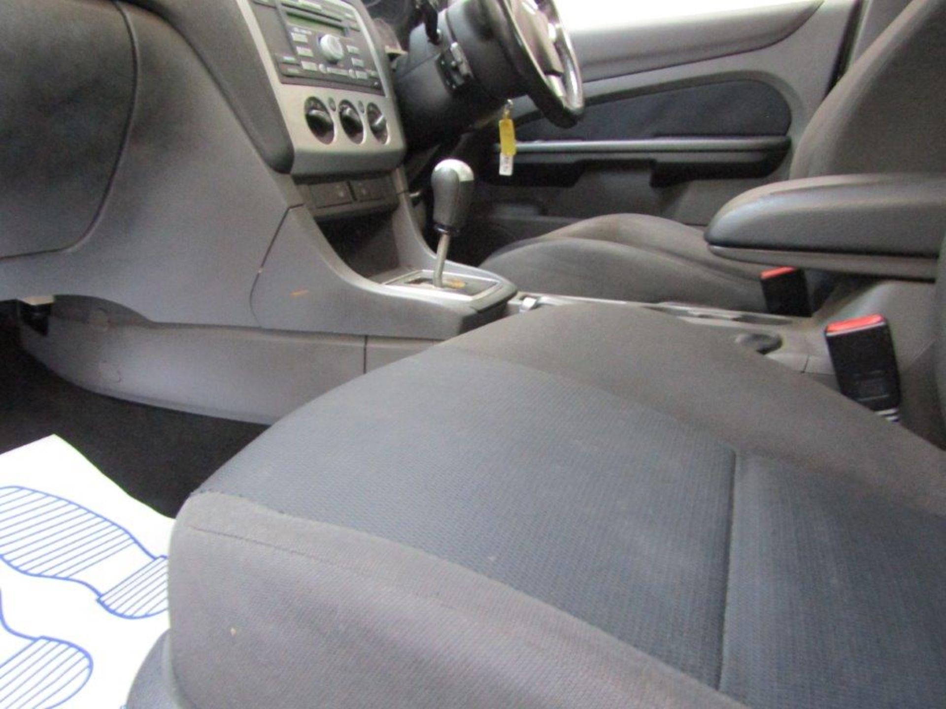 56 07 Ford Focus Zetec Climate - Image 4 of 20