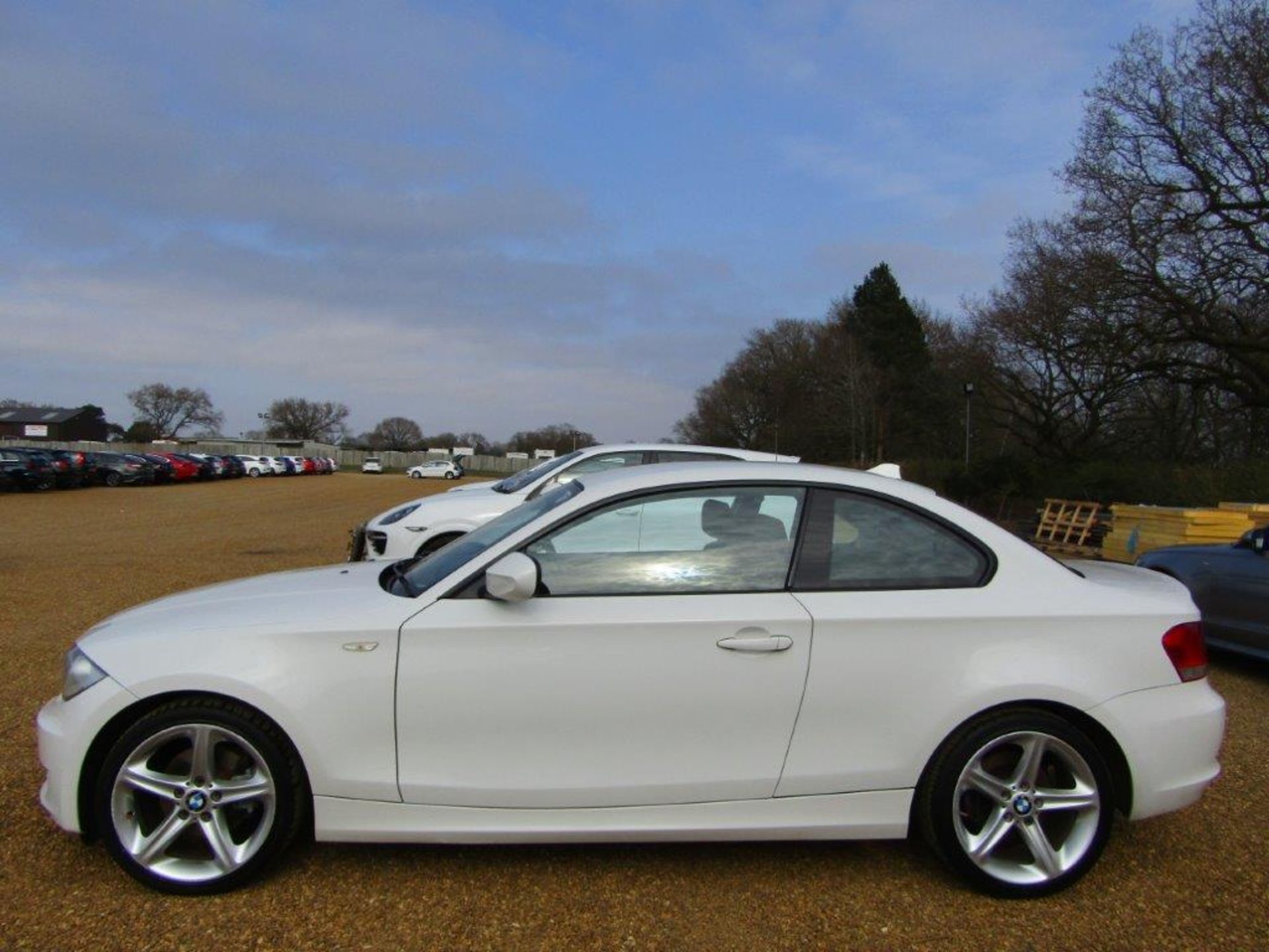 10 10 BMW 120D SE - Image 15 of 21