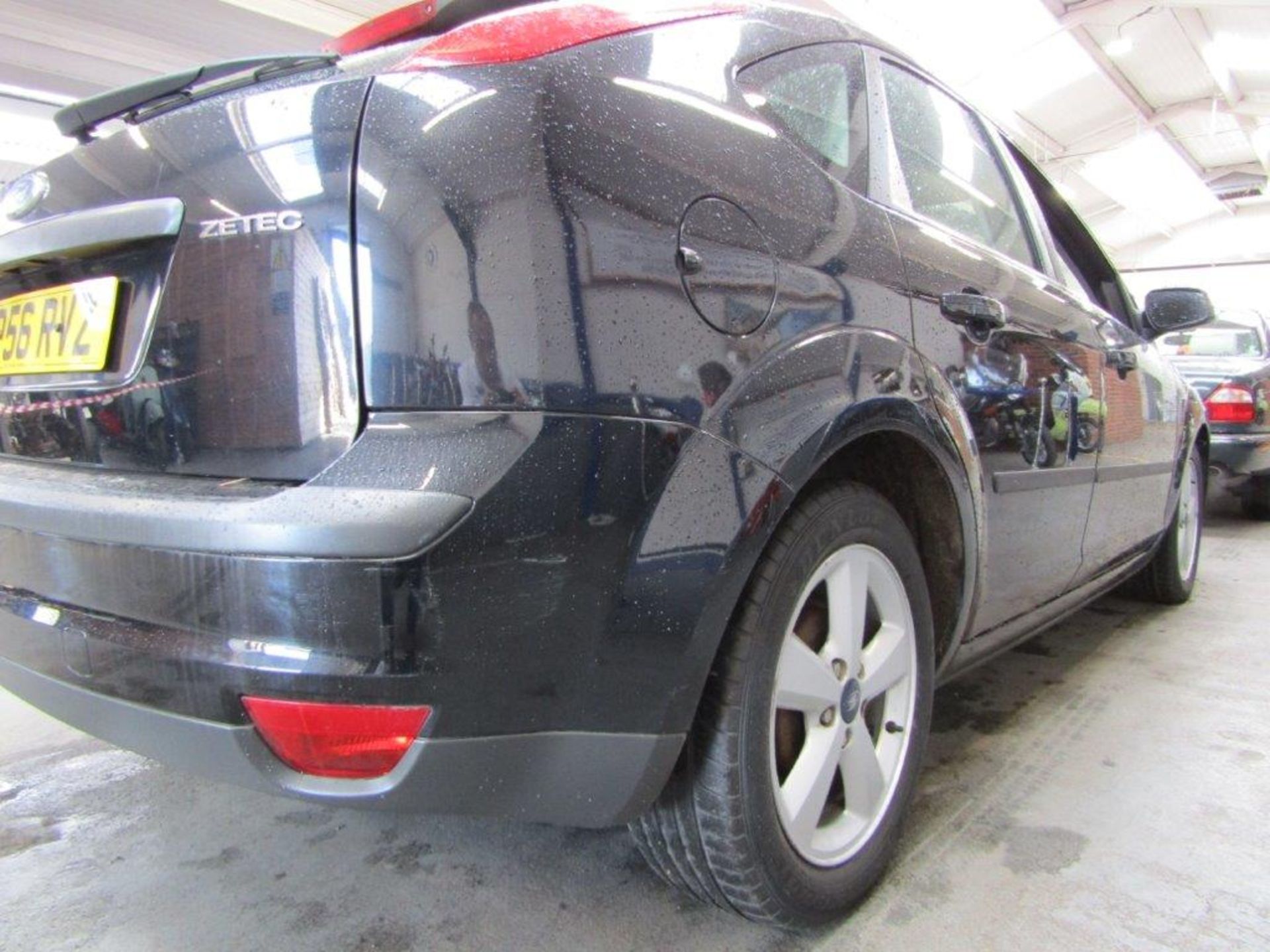 56 07 Ford Focus Zetec Climate - Image 17 of 20