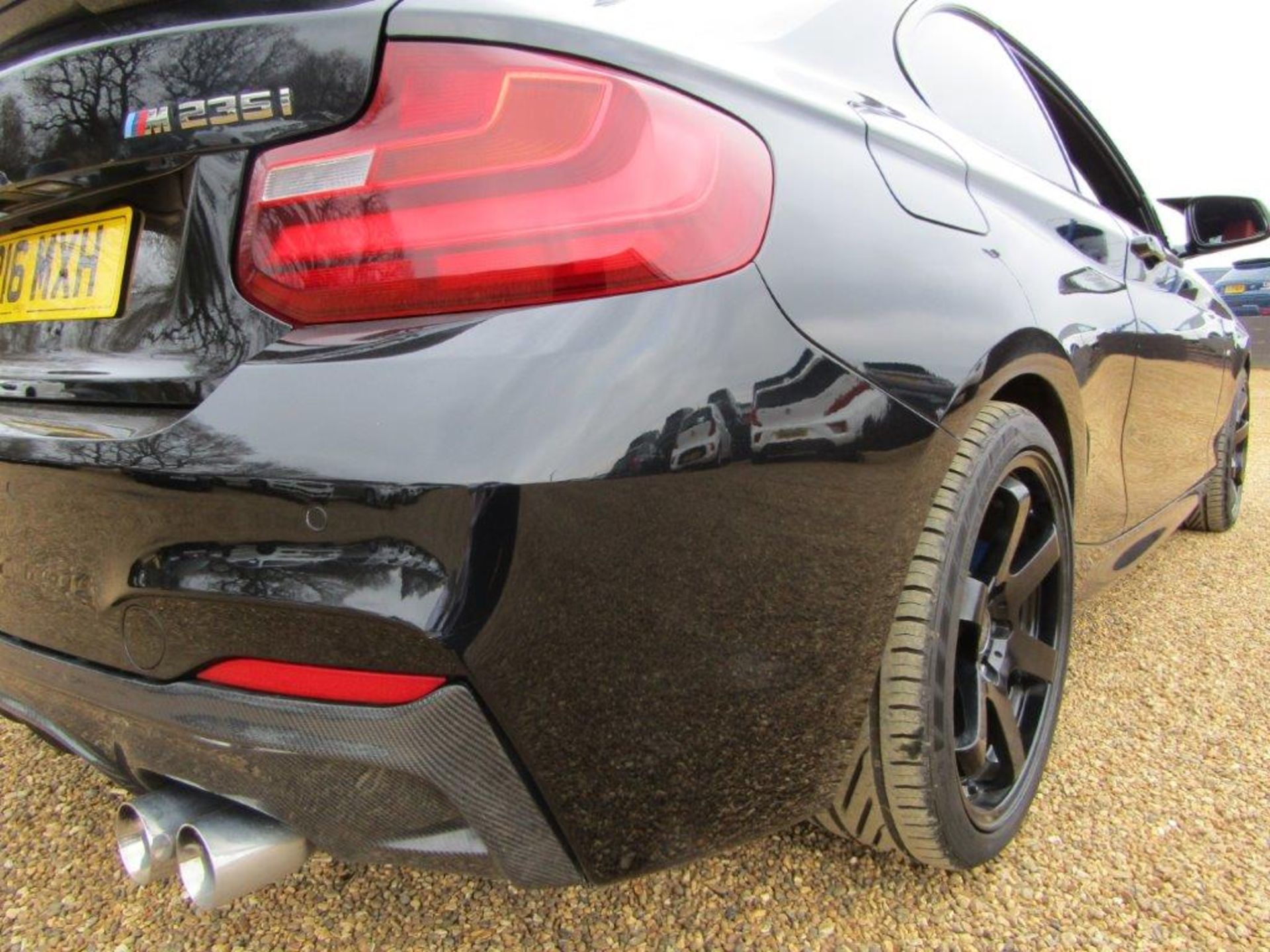 16 16 BMW M235I Auto - Image 19 of 33