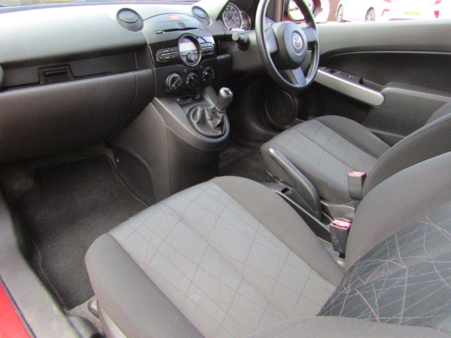 12 12 Mazda 2 TS - Image 22 of 26