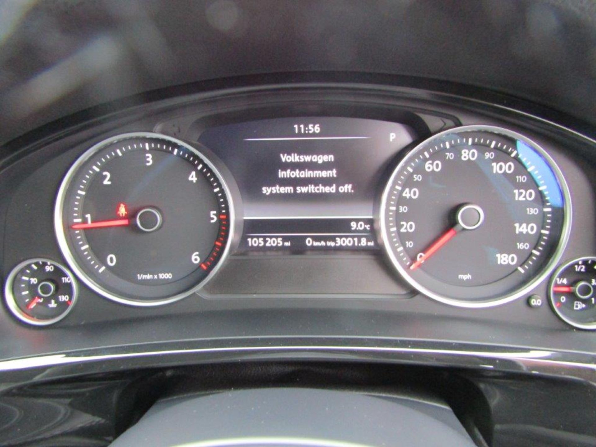 12 62 VW Toureag V6 ALT TDI Auto - Image 19 of 31